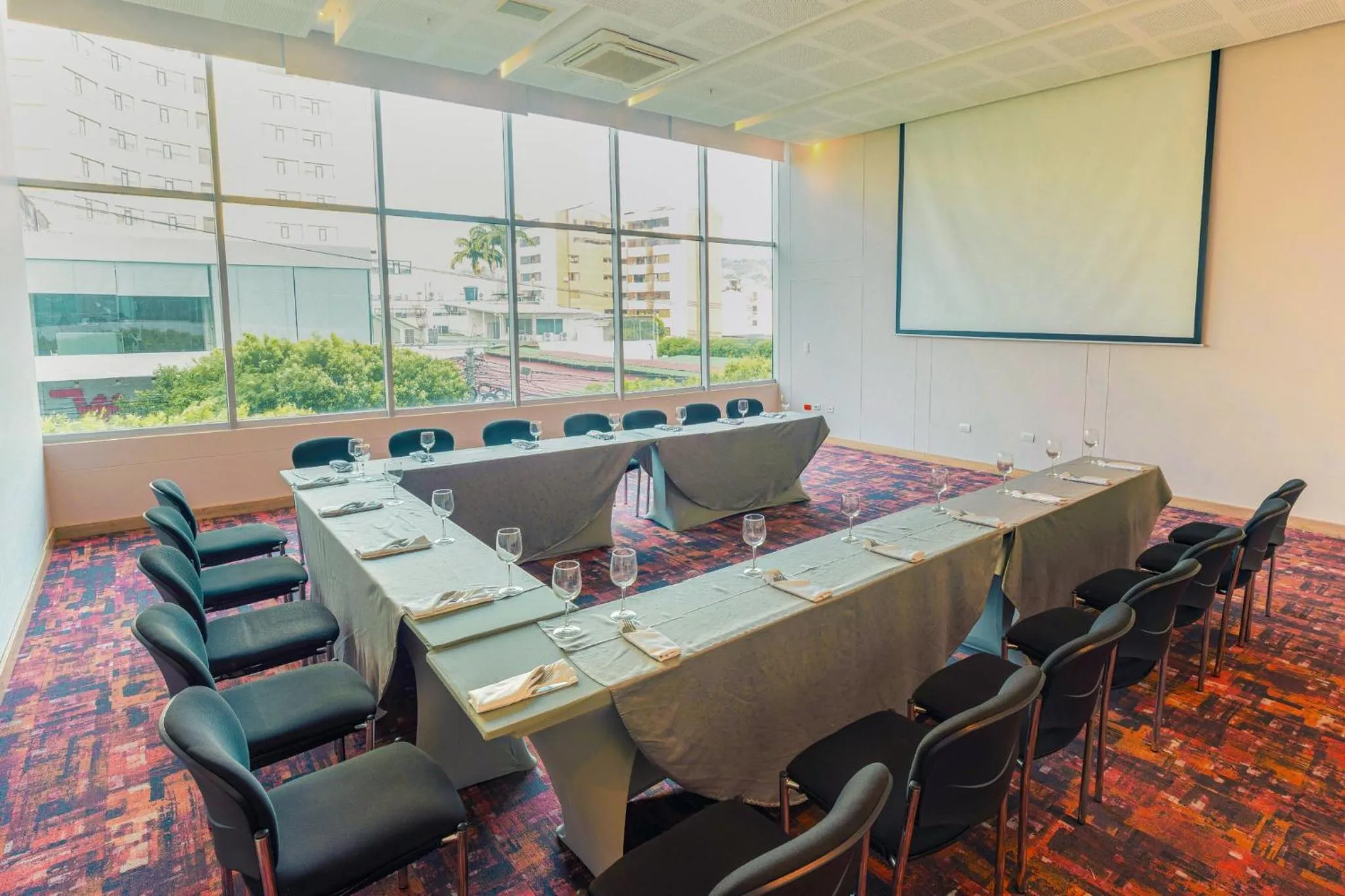 Meeting/conference room in Holiday Inn Cúcuta by IHG