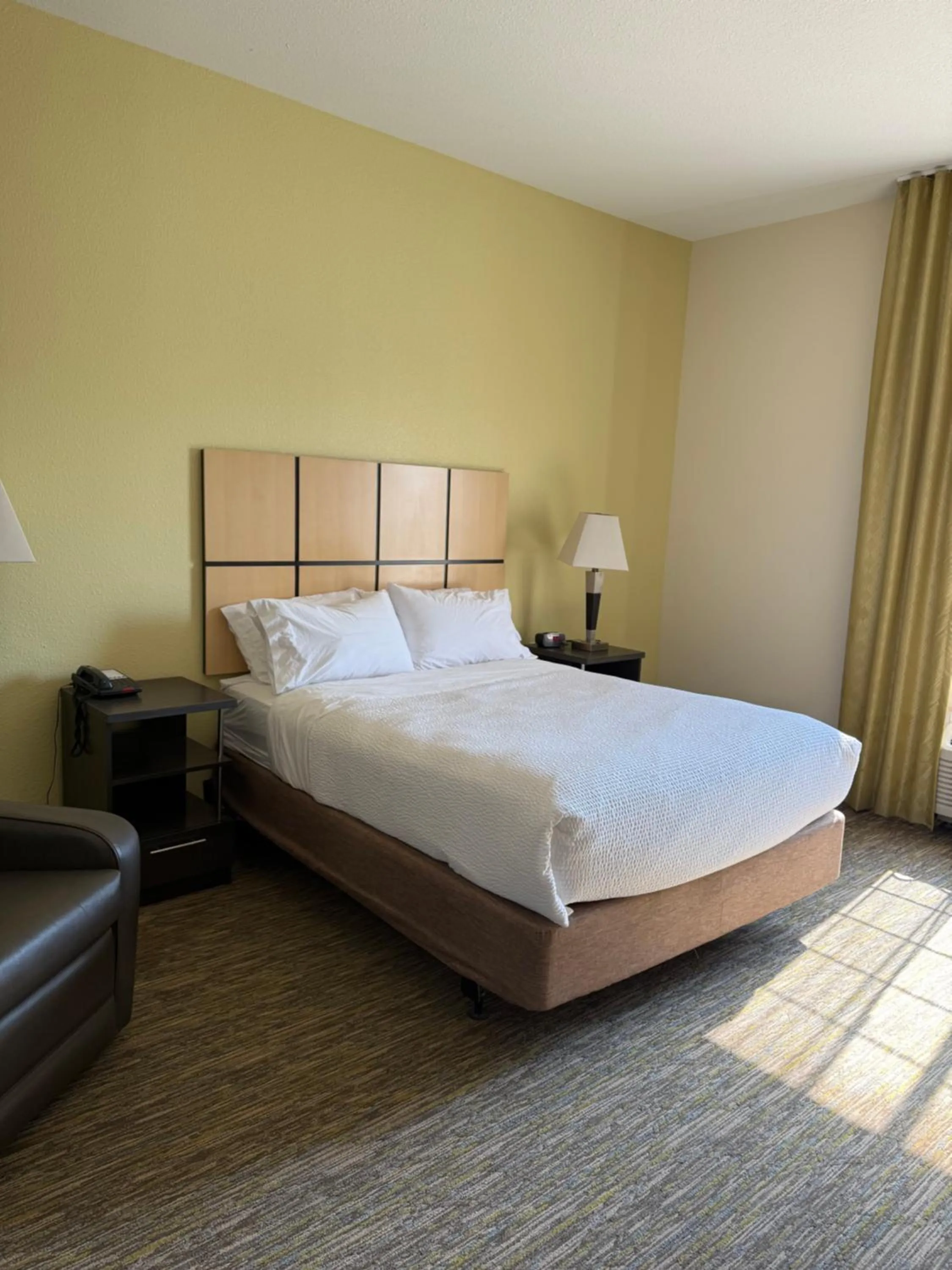 Bedroom, Bed in Candlewood Suites Cotulla by IHG