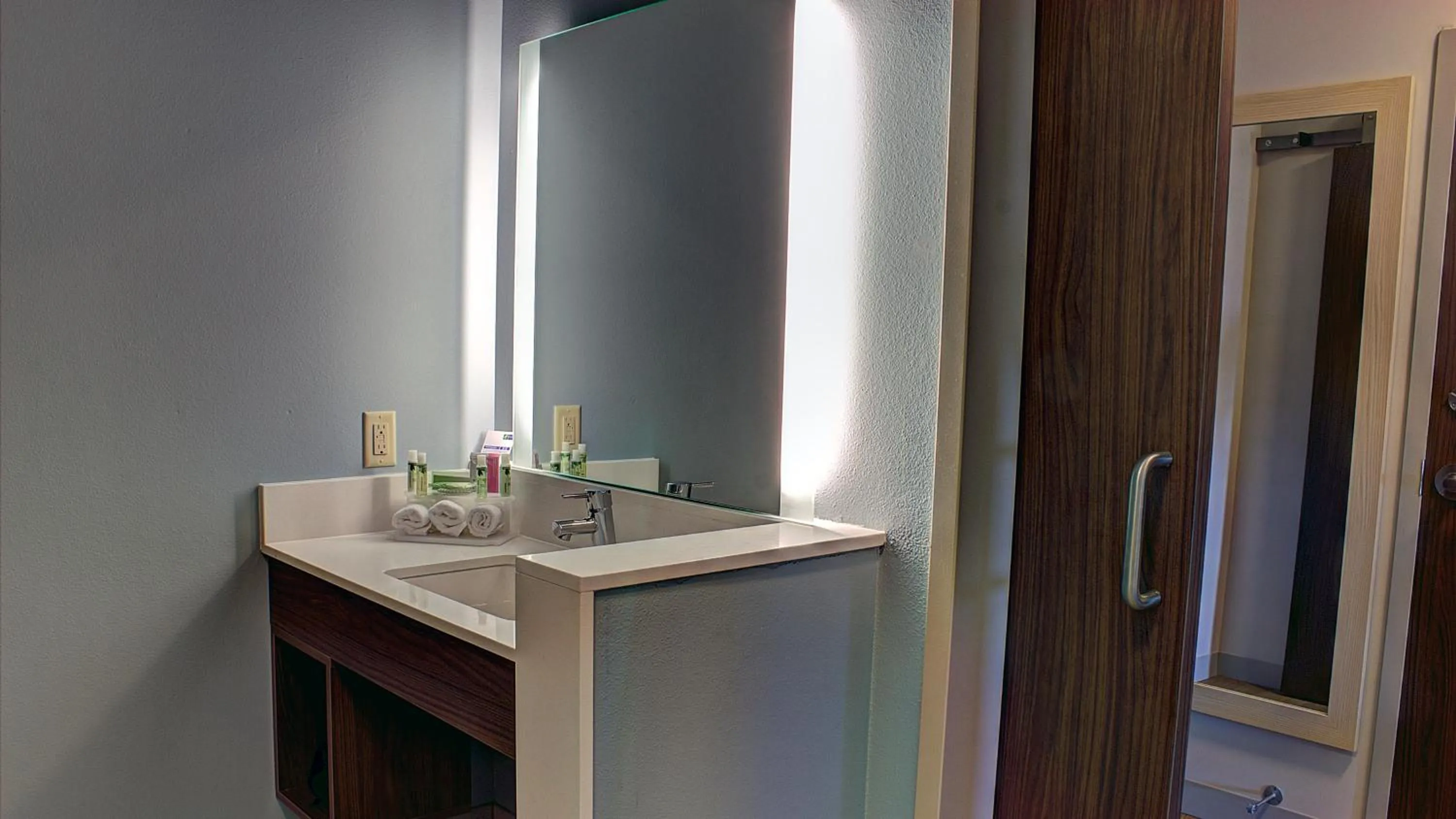 Bathroom in Holiday Inn Express Spencer by IHG