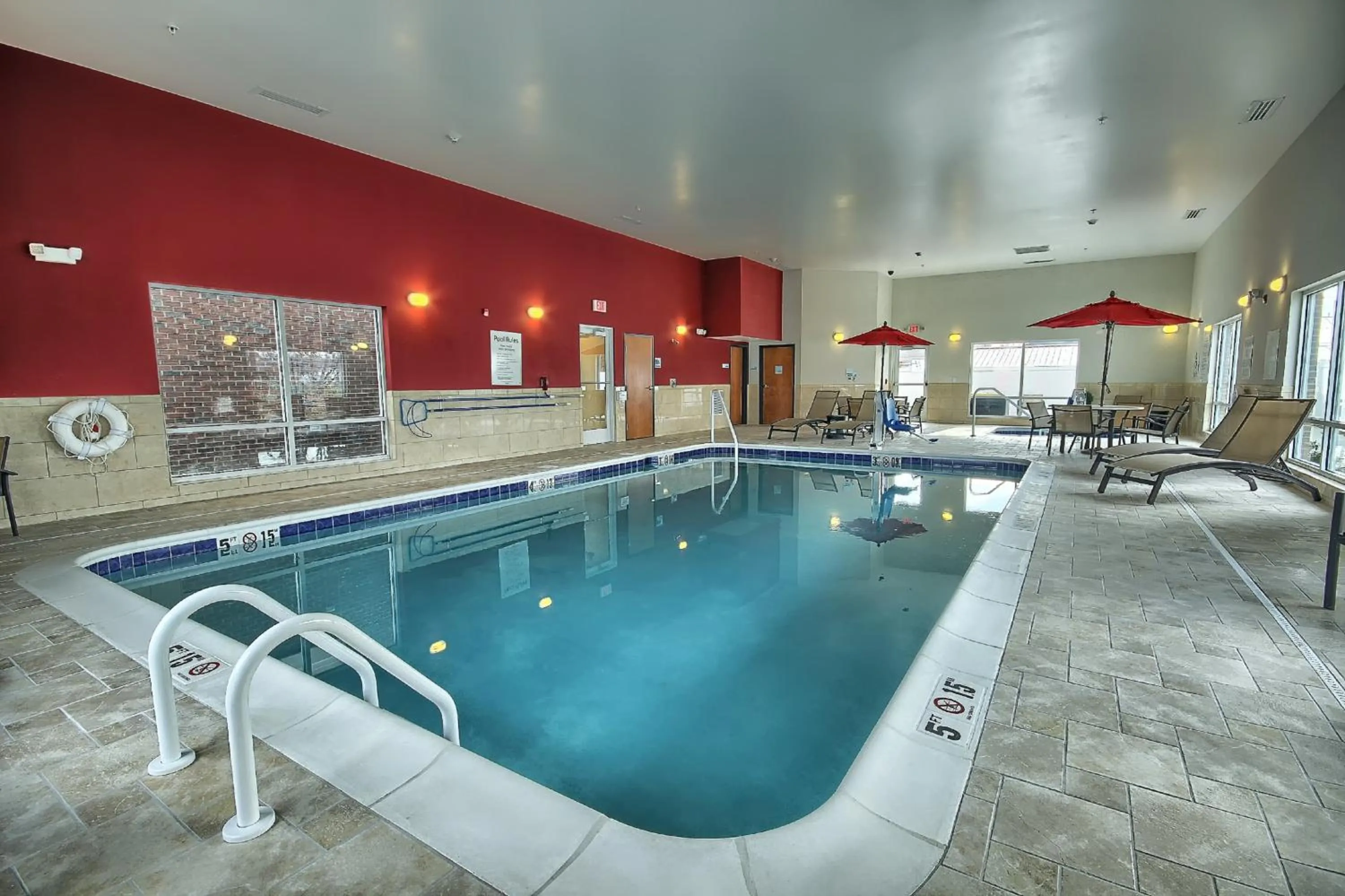 Swimming pool in Holiday Inn Express & Suites New Martinsville by IHG
