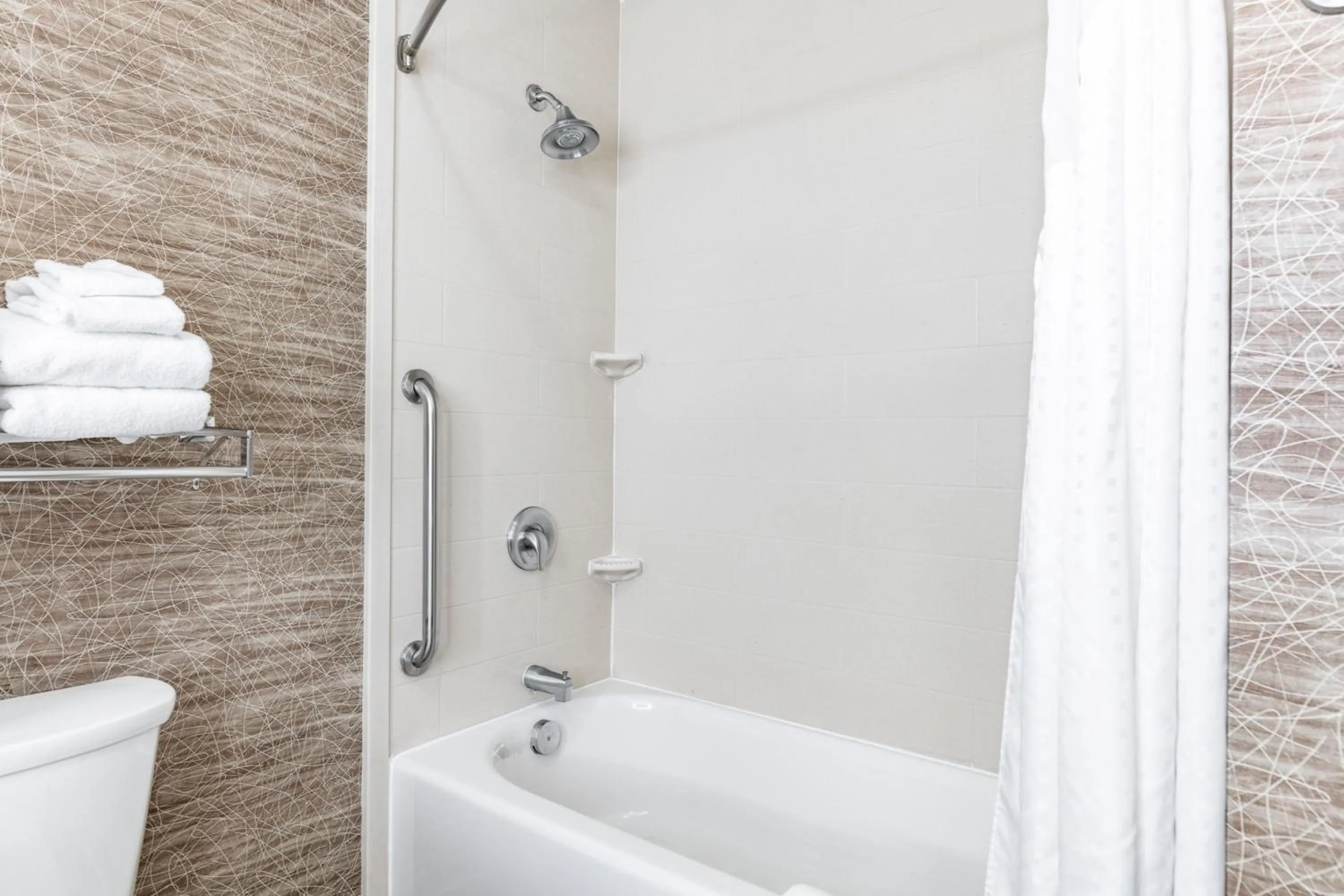 Bathroom in Holiday Inn Express & Suites New Martinsville by IHG