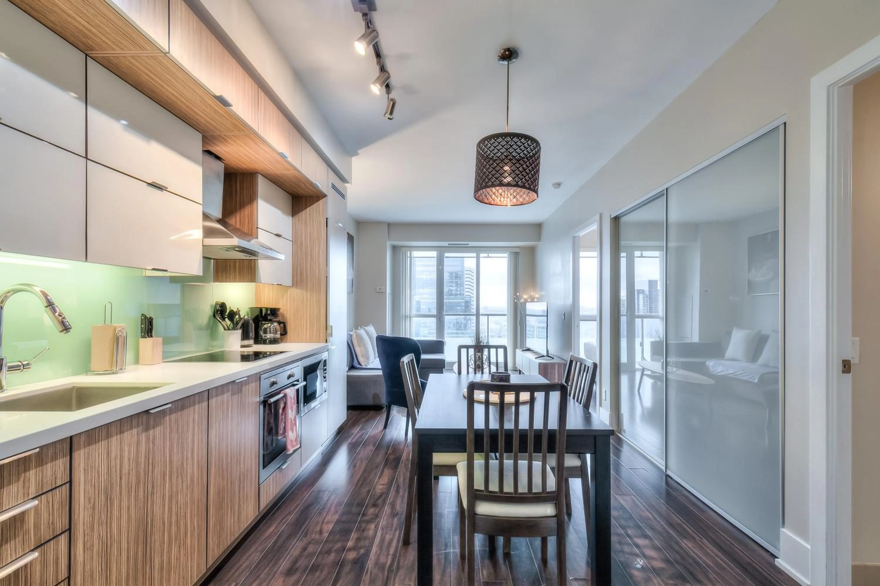 Dining area in Rivetstays - The Atmos I