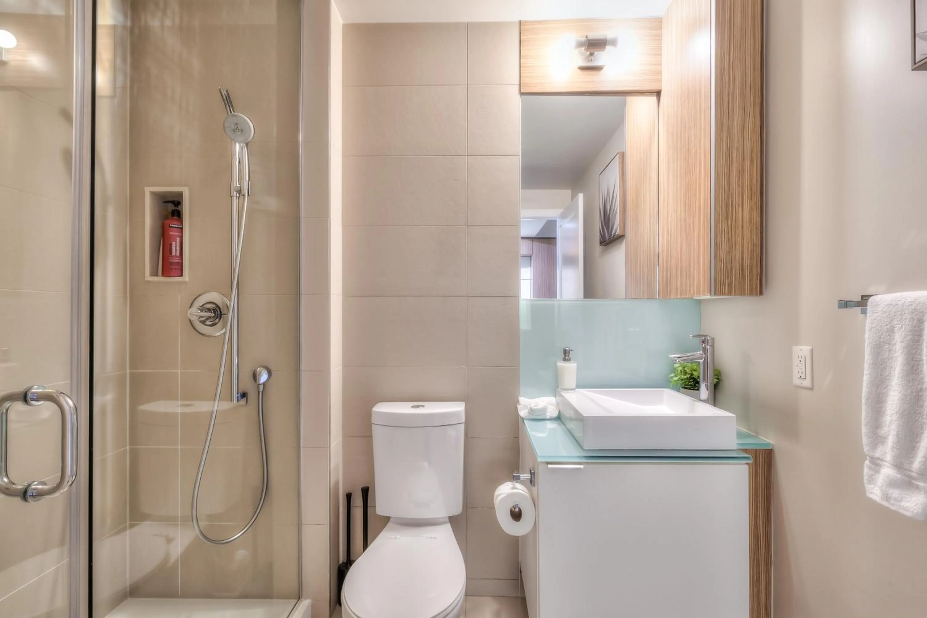 Shower in Rivetstays - The Atmos I