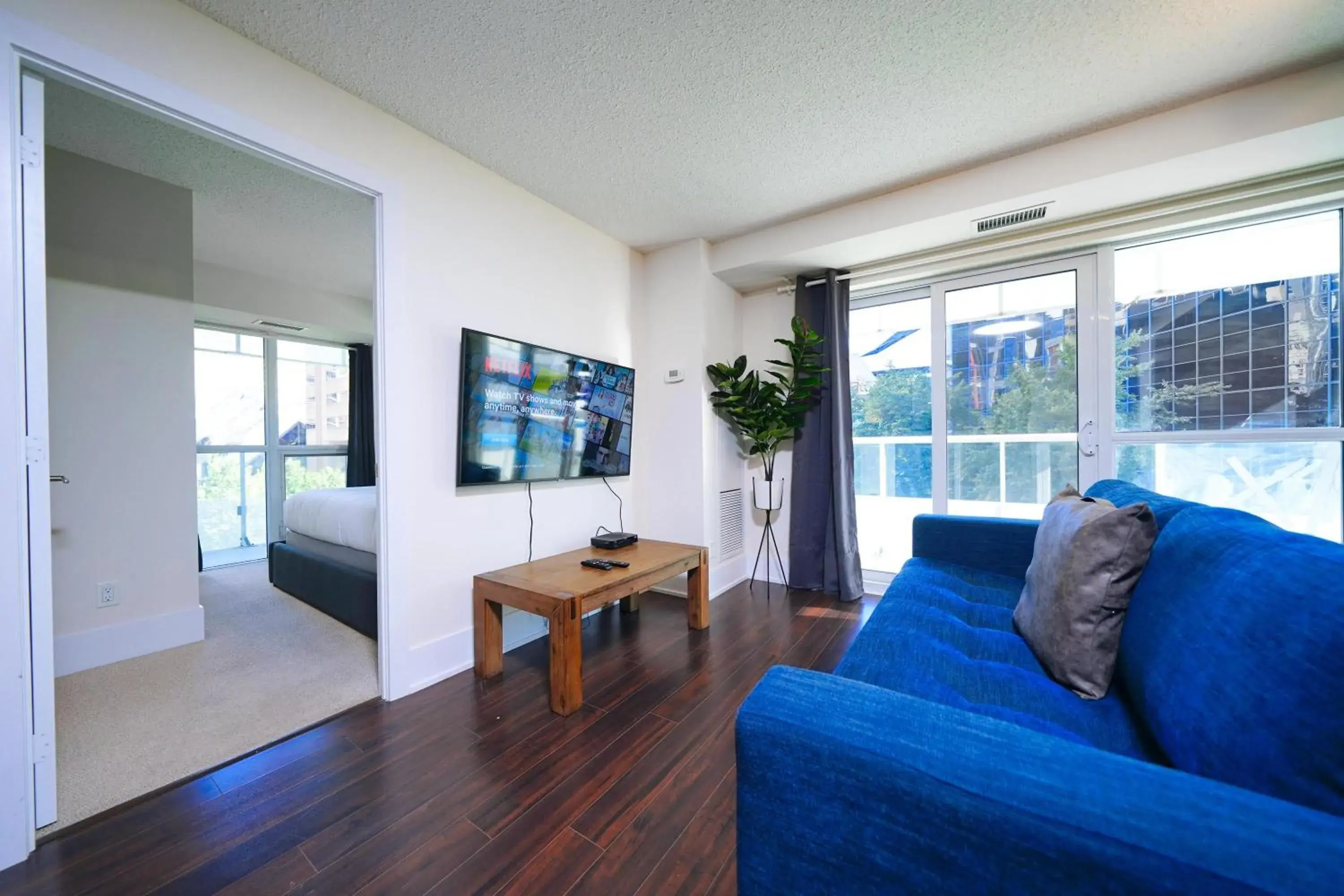 Deluxe Queen Suite in Rivetstays - The Atmos I Deluxe Queen Suite in Rivetstays - The Atmos I