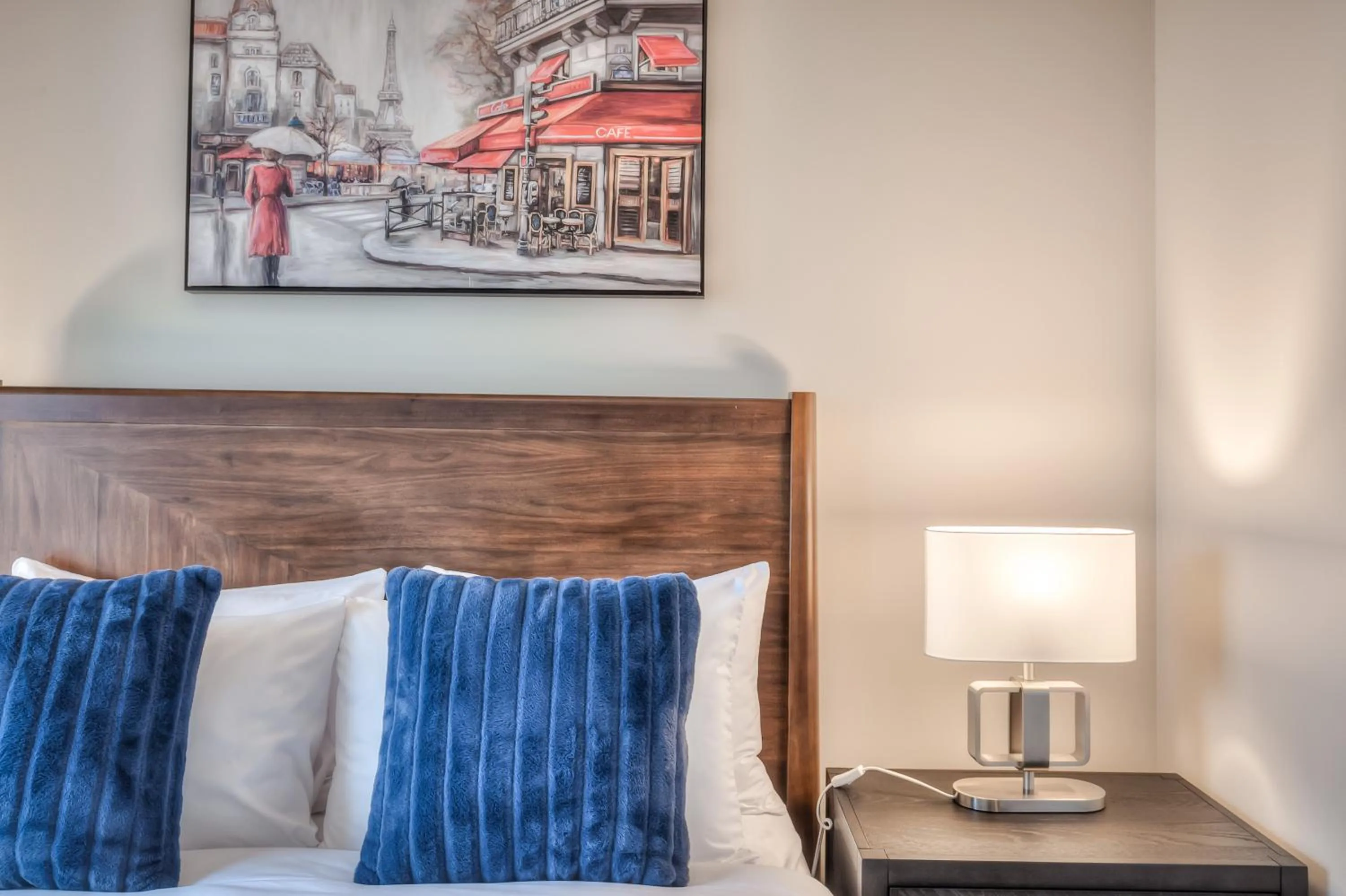 Decorative detail, Bed in Rivetstays - The Atmos I