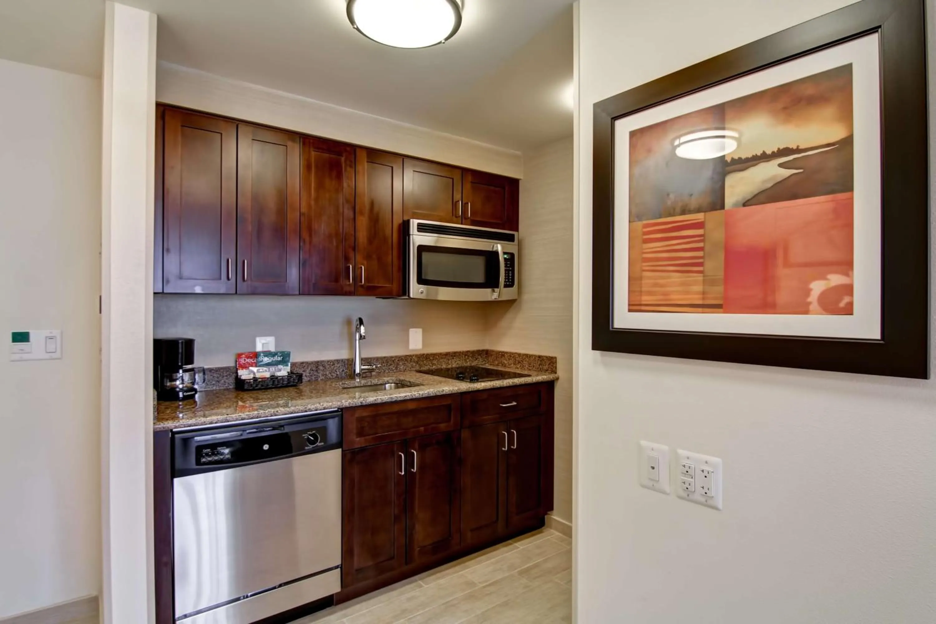 Kitchen or kitchenette in Homewood Suites by Hilton Woodbridge