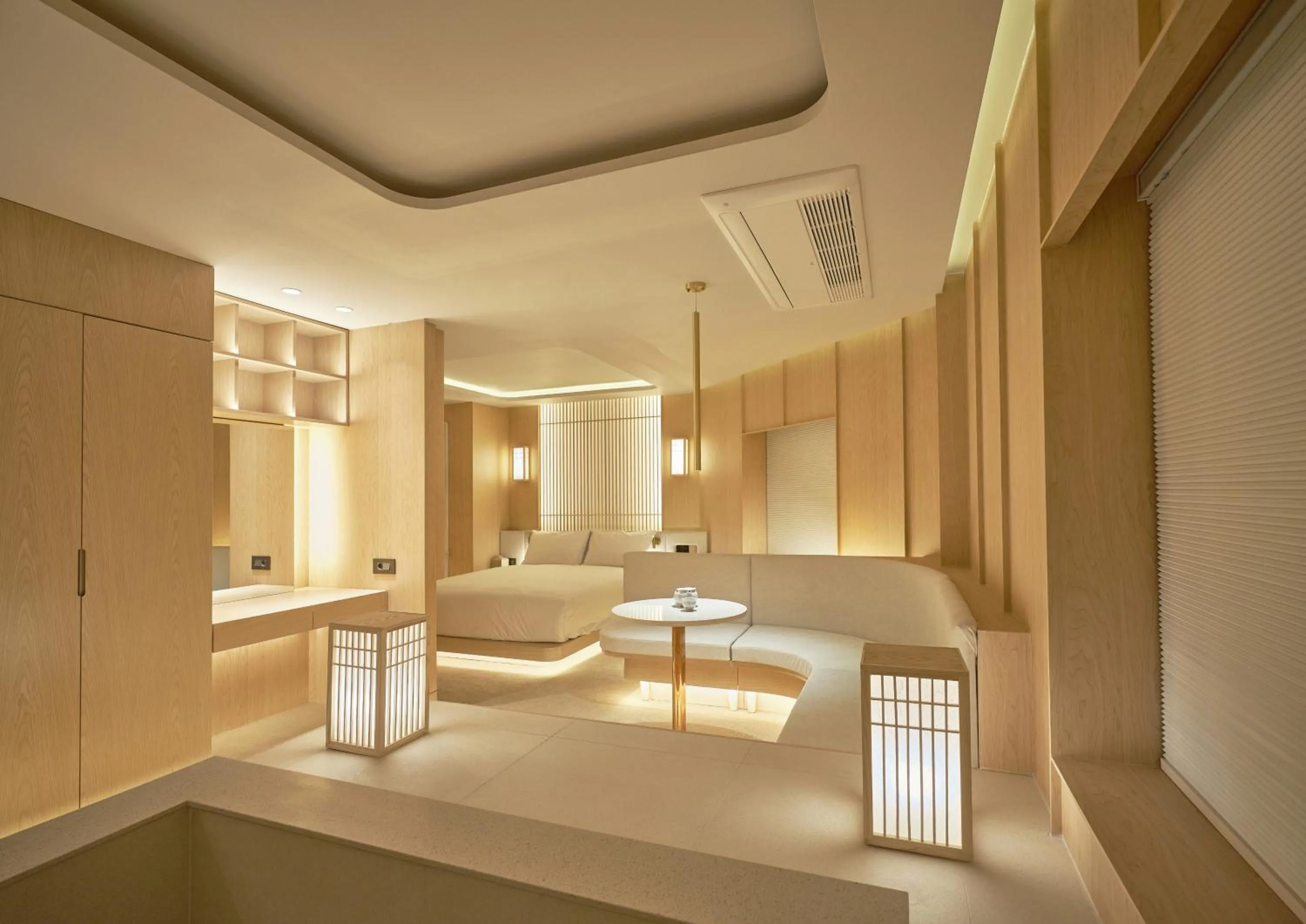 Decorative detail, Bed in UH Continental CenterPoint