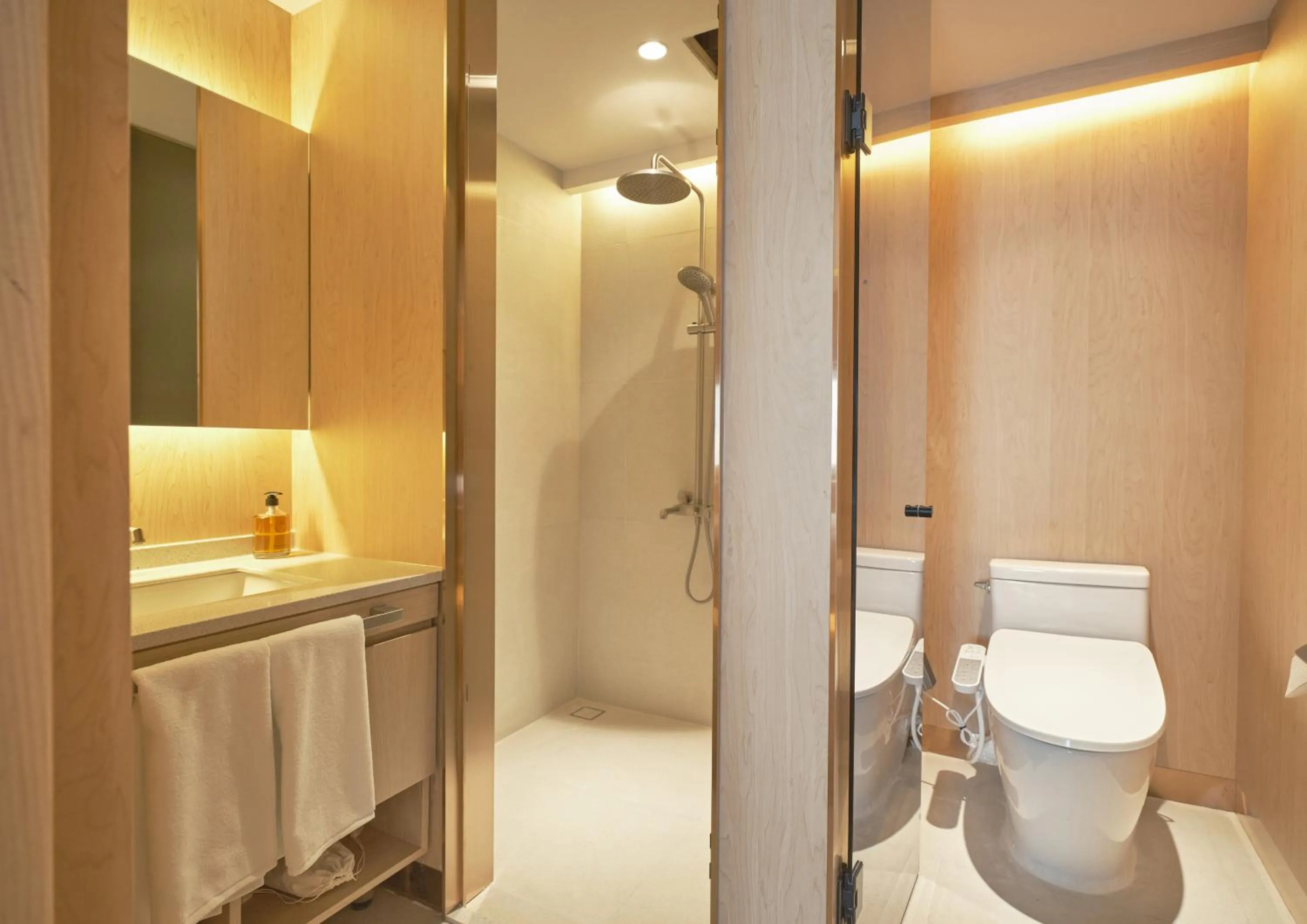 Bathroom in UH Continental CenterPoint