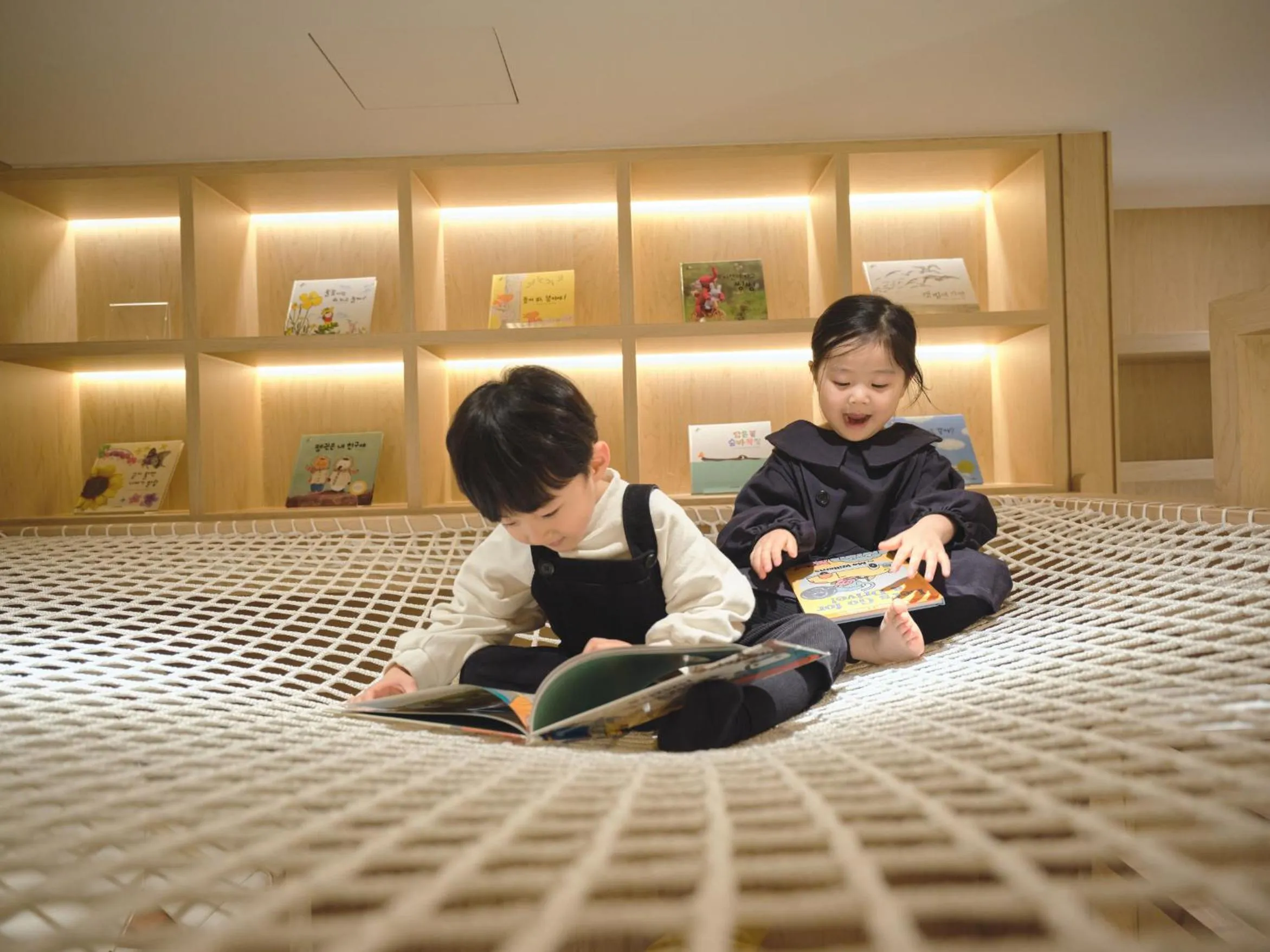 People in UH Continental CenterPoint