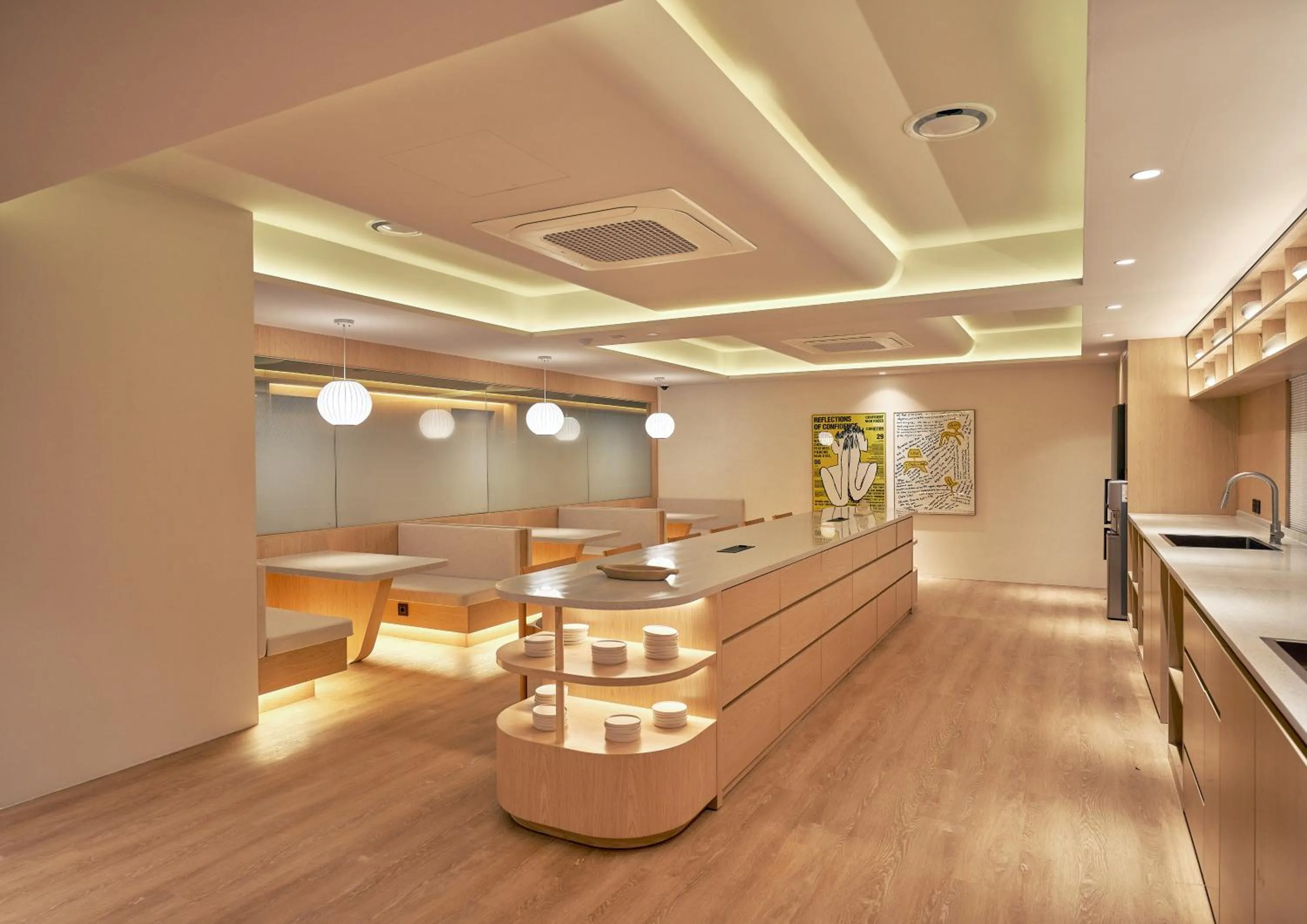 Dining area in UH Continental CenterPoint