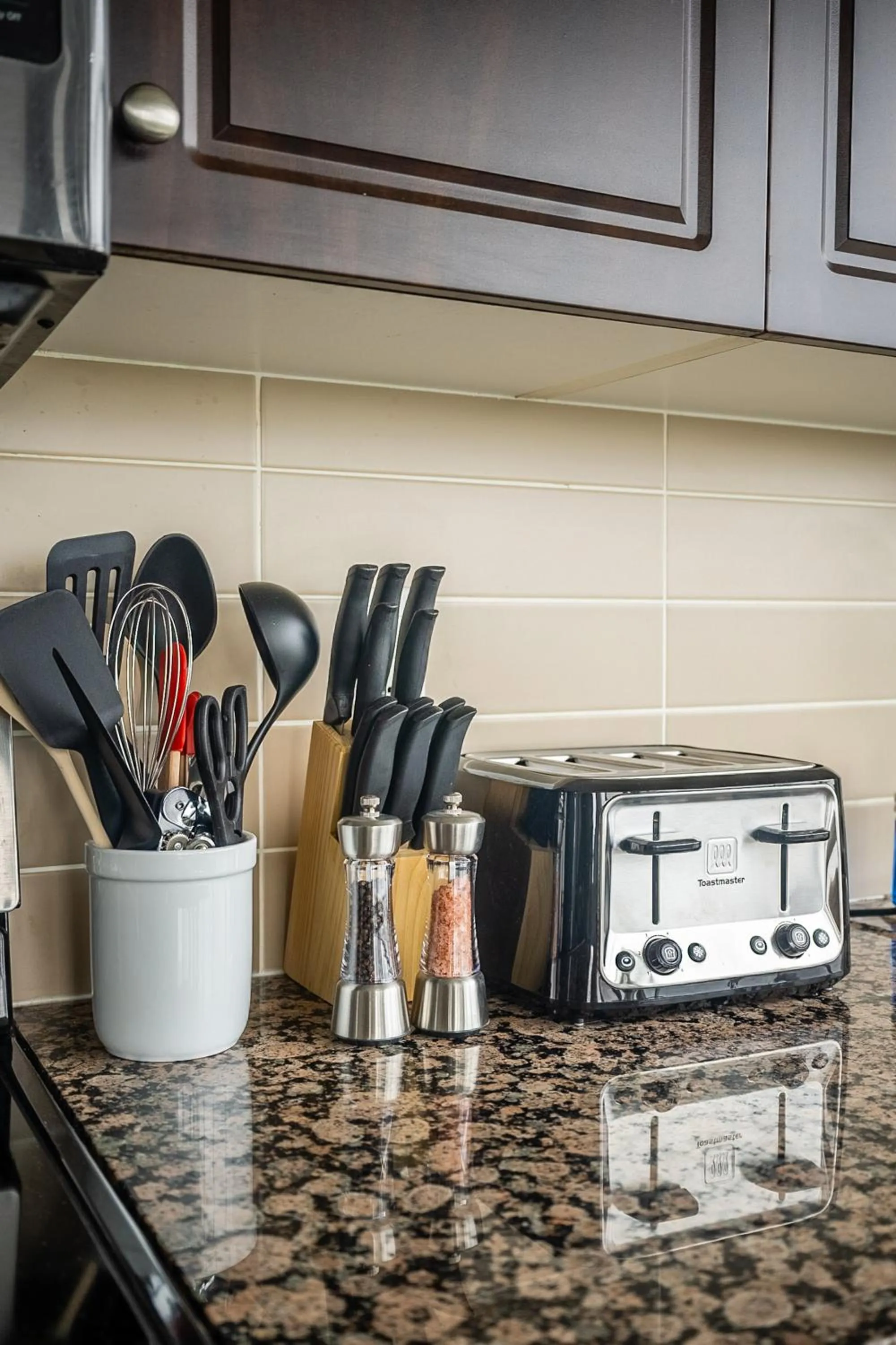 Kitchen or kitchenette in Rivetstays- The Neptune I