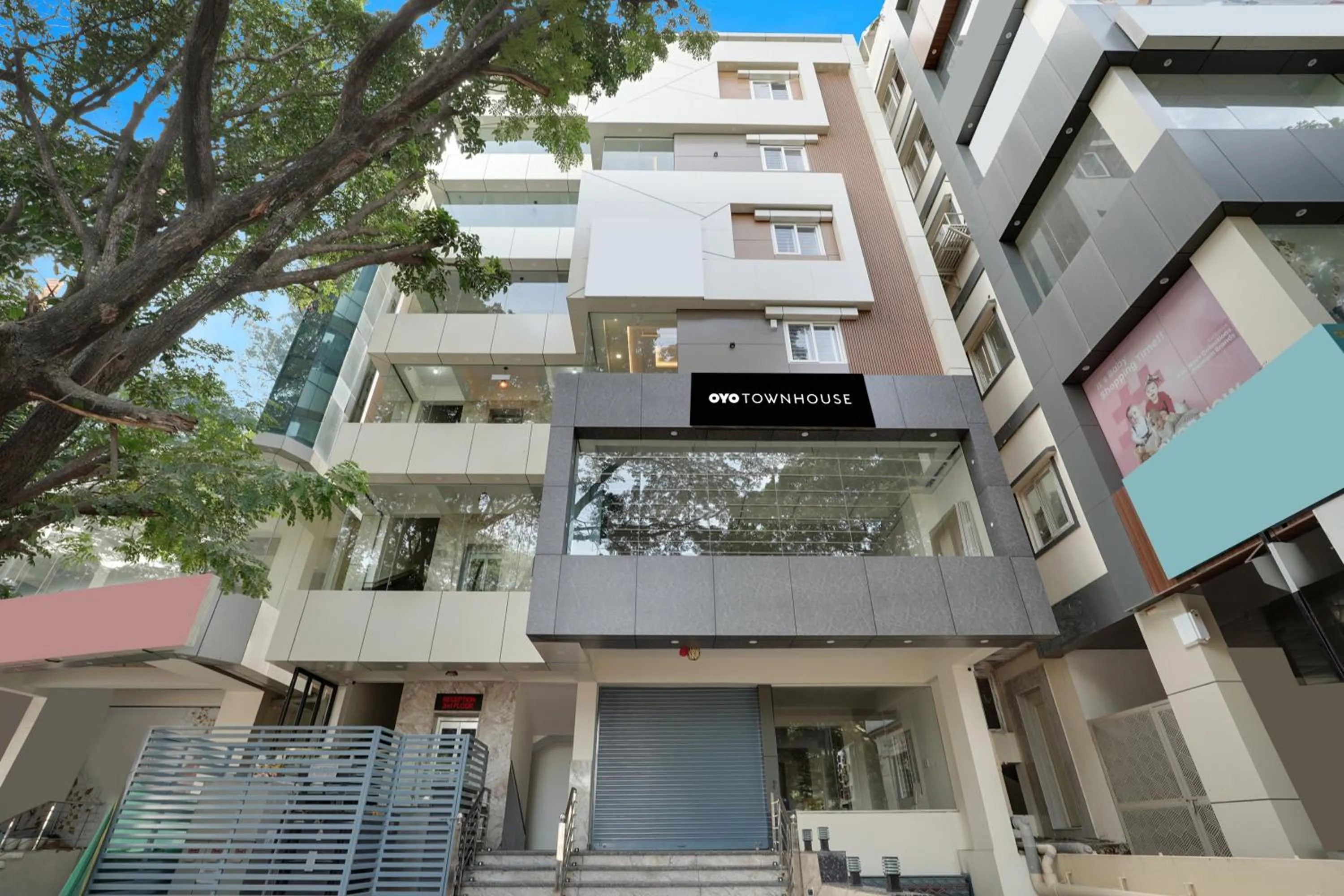 Facade/entrance in Townhouse RedMoon Suites