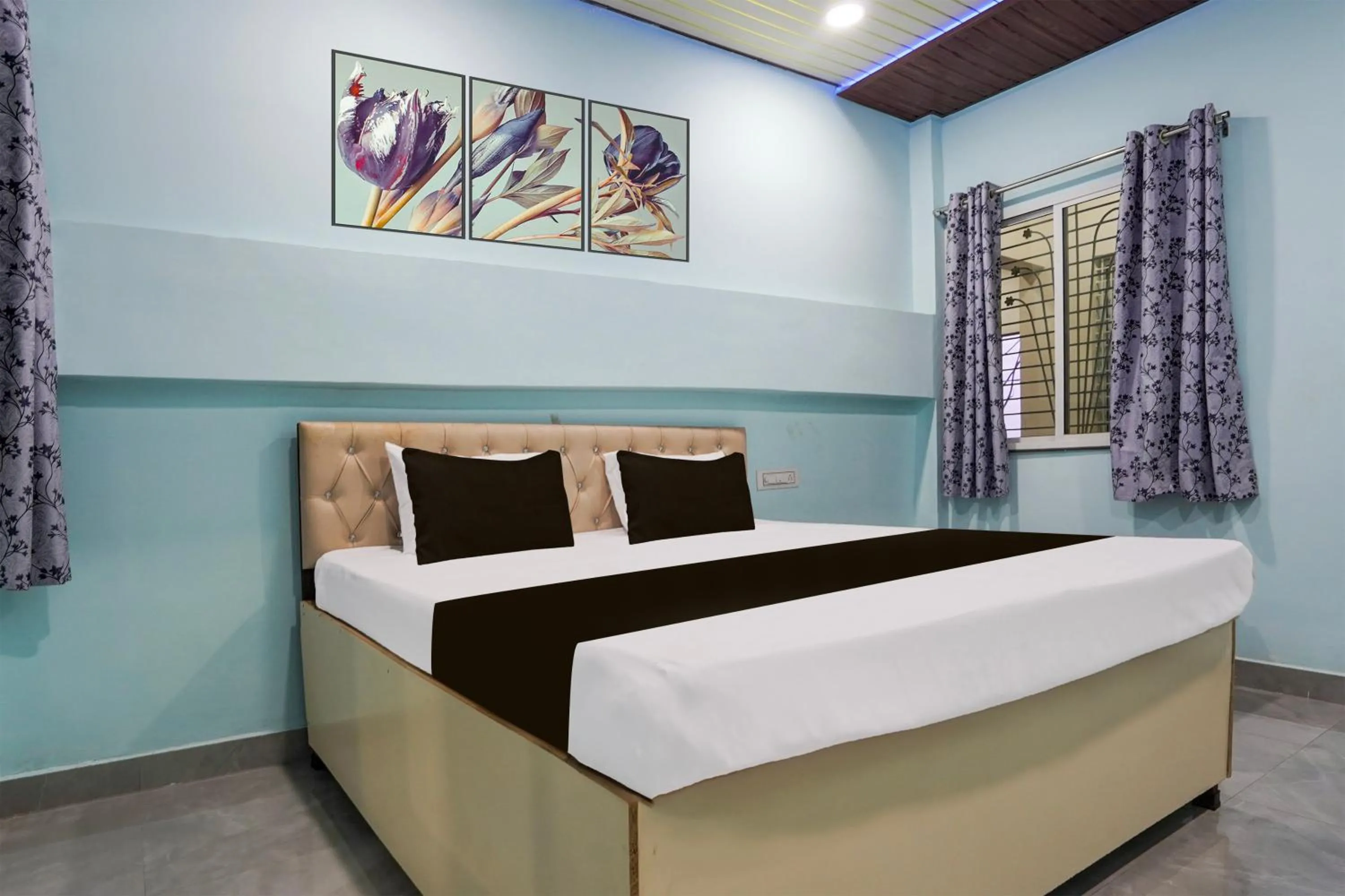 Bedroom, Bed in Hotel O JANNAT