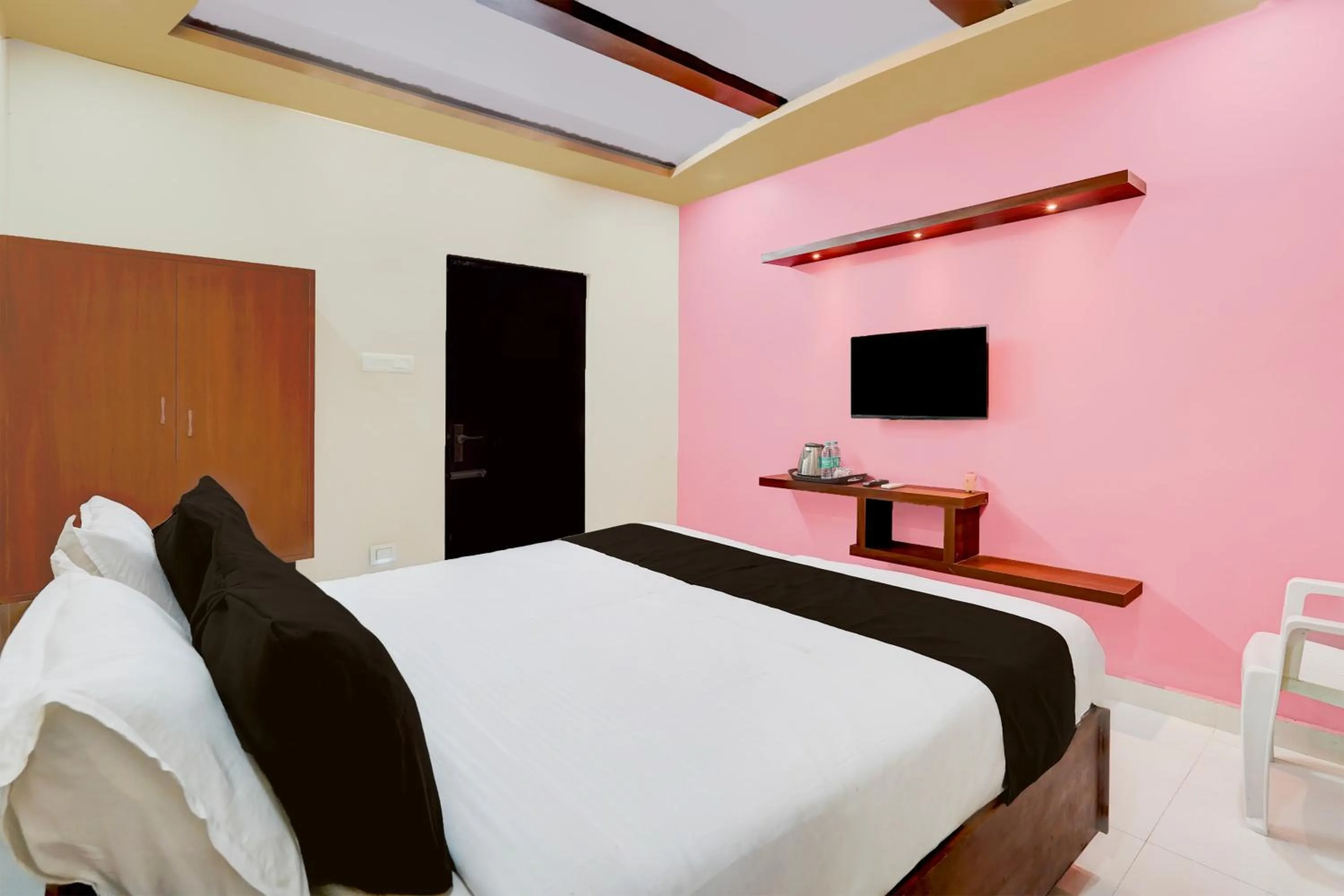 Bedroom, Bed in Super Hotel O GT Road Nellore
