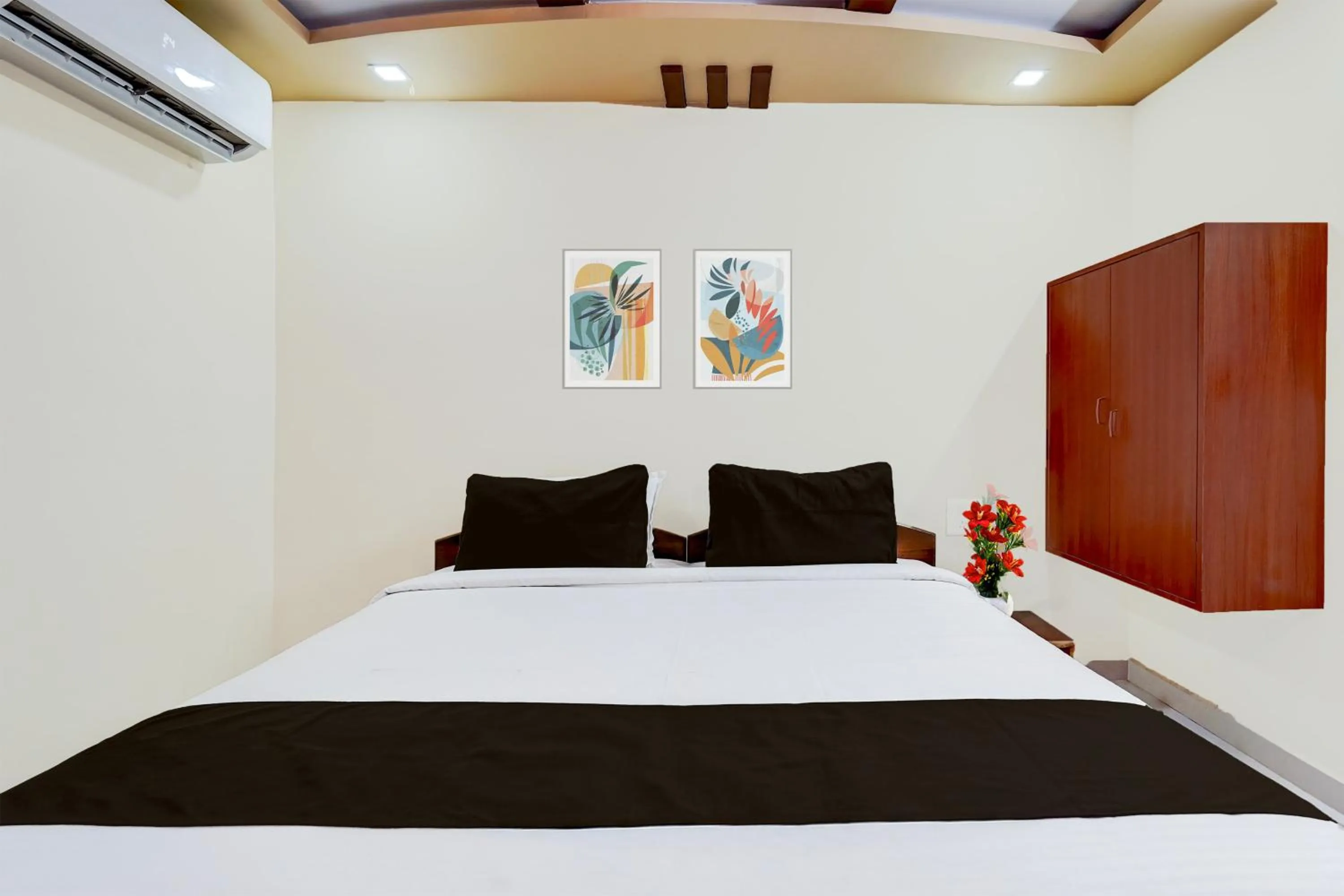 Bedroom, Bed in Super Hotel O GT Road Nellore