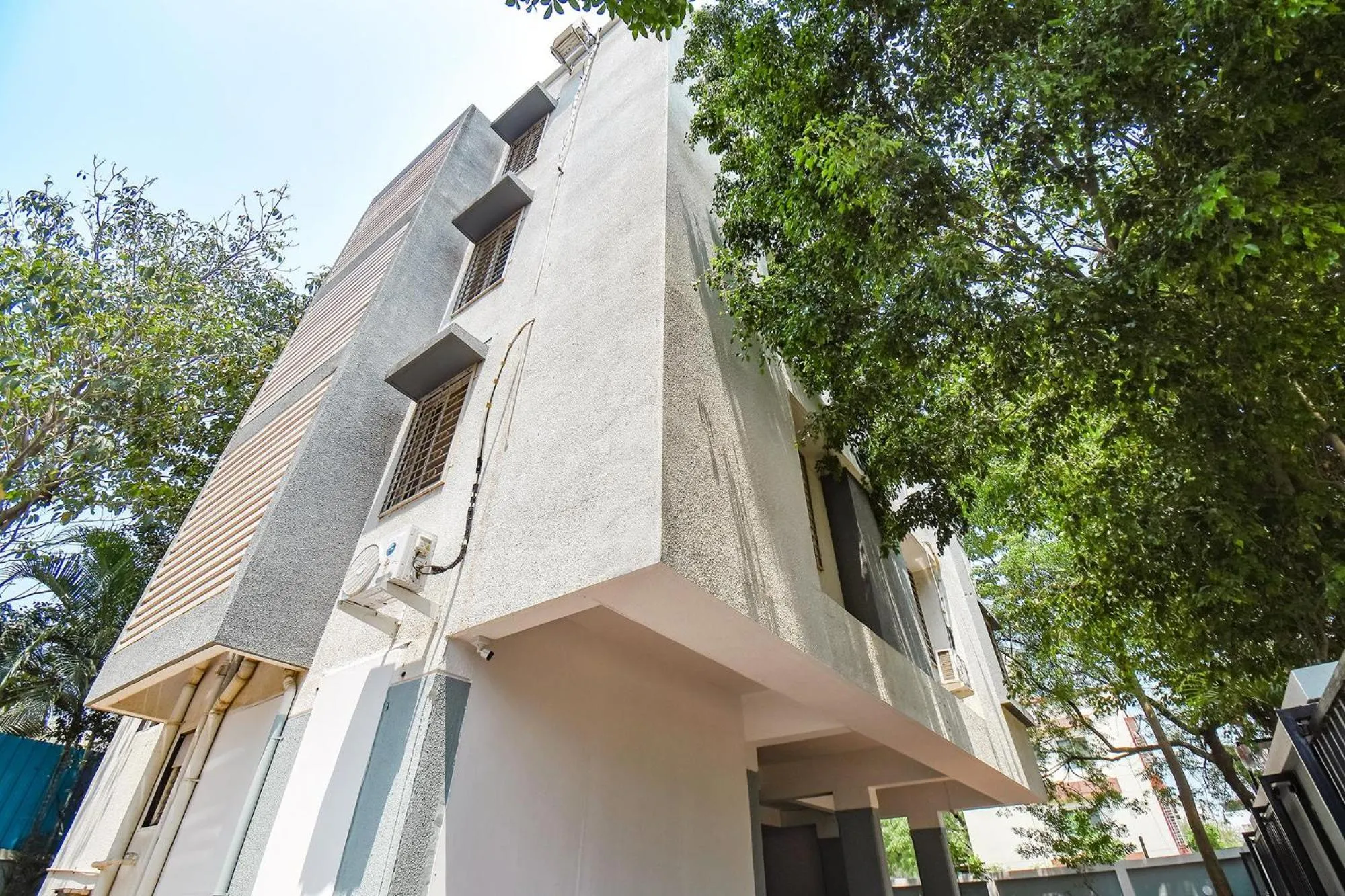 Property building in Via SL Rooms - Nr MCF CAMP