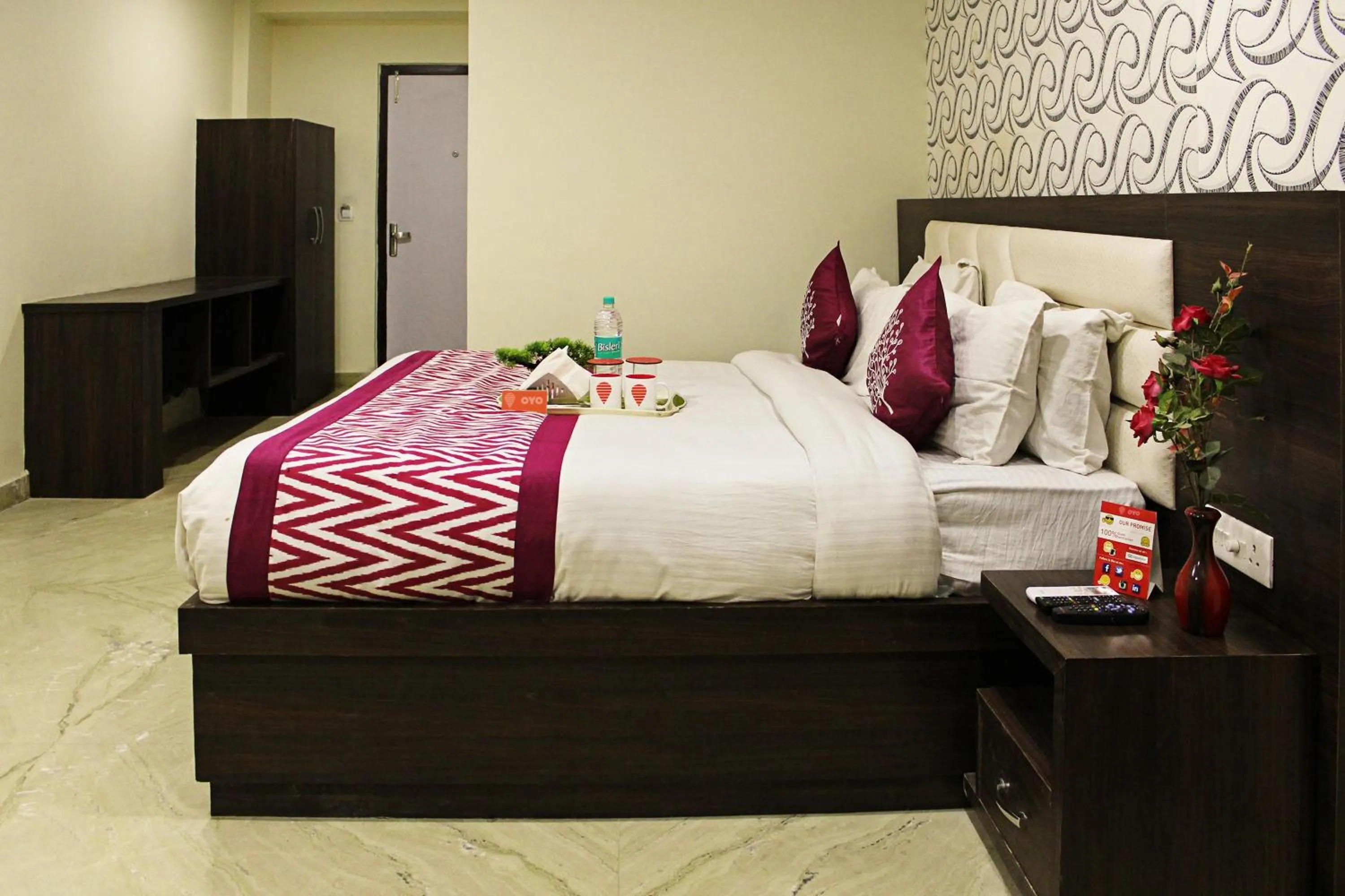 Bedroom, Bed in Hotel O Tajway Inn