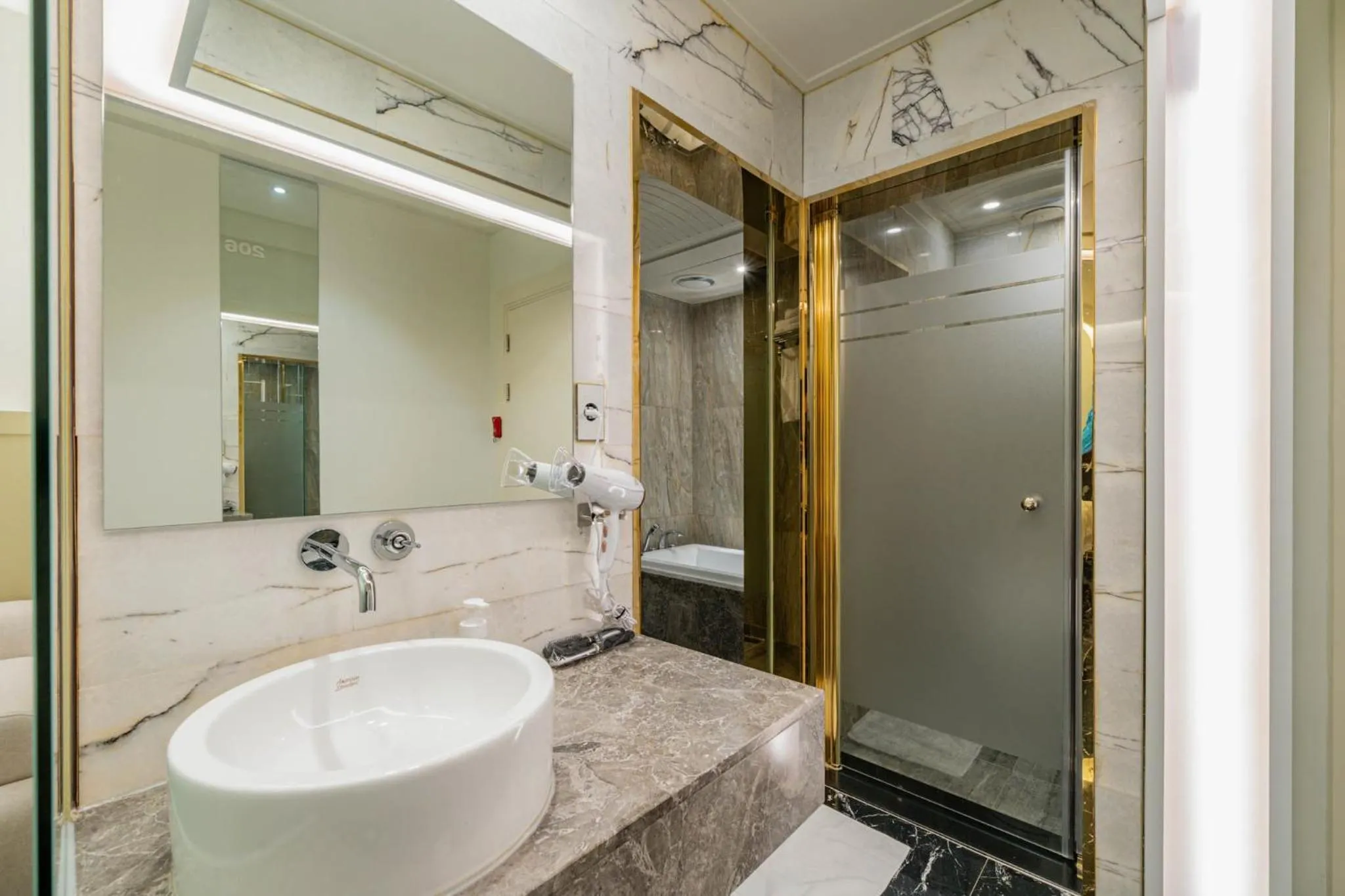 Shower in Hotel THE ART UIWANG