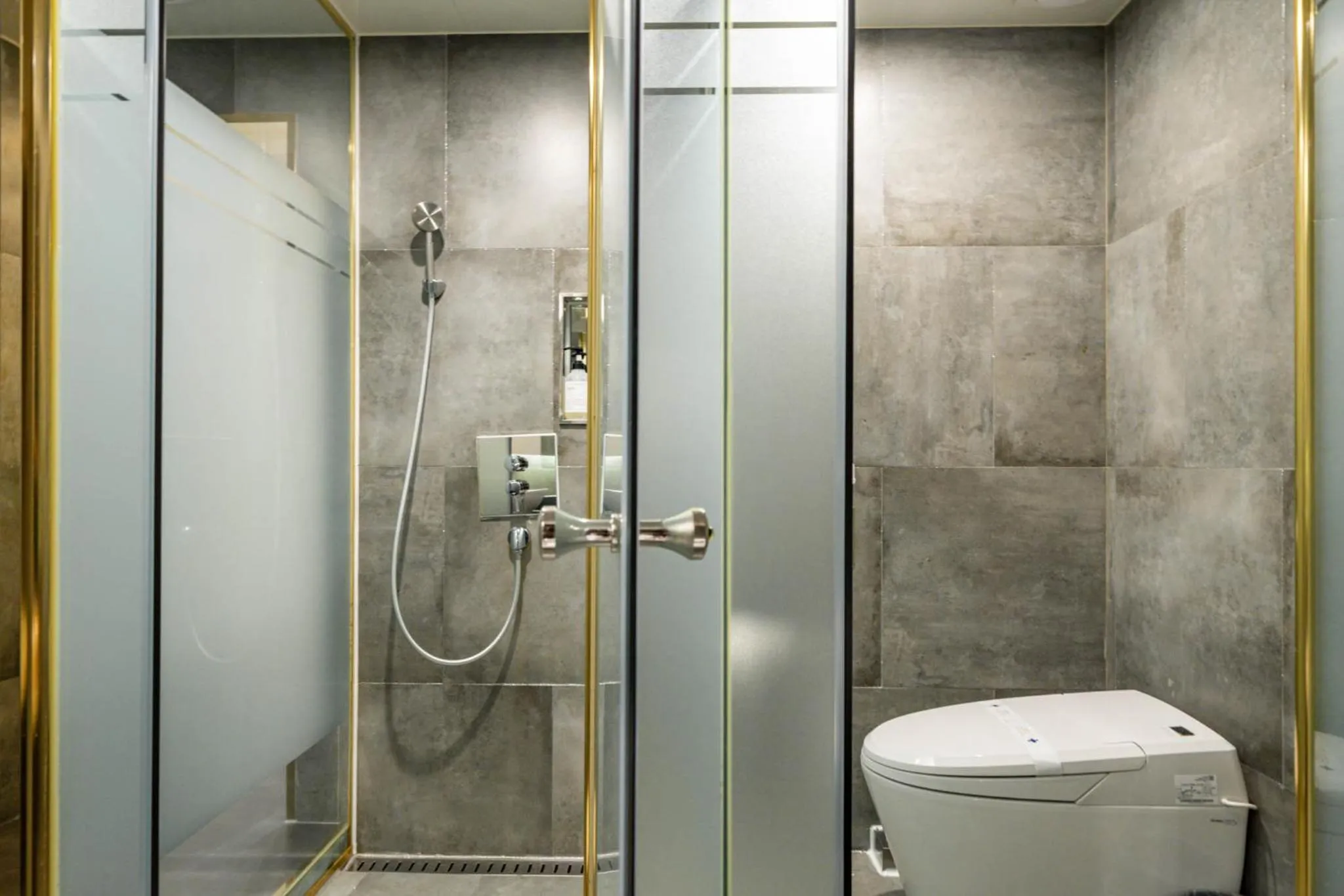 Shower in Hotel THE ART UIWANG