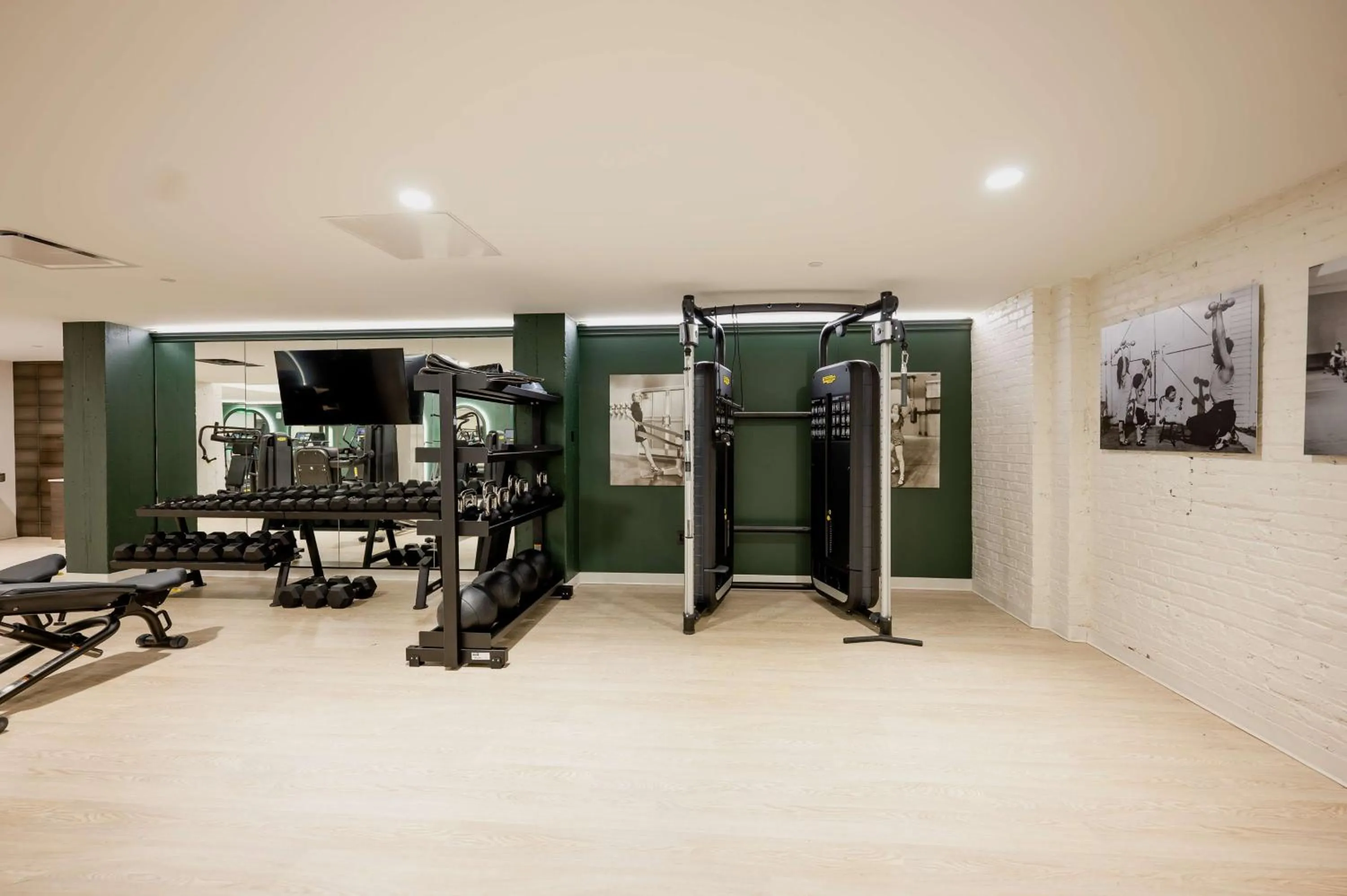 Fitness centre/facilities in Hotel Fort Des Moines, Curio Collection By Hilton