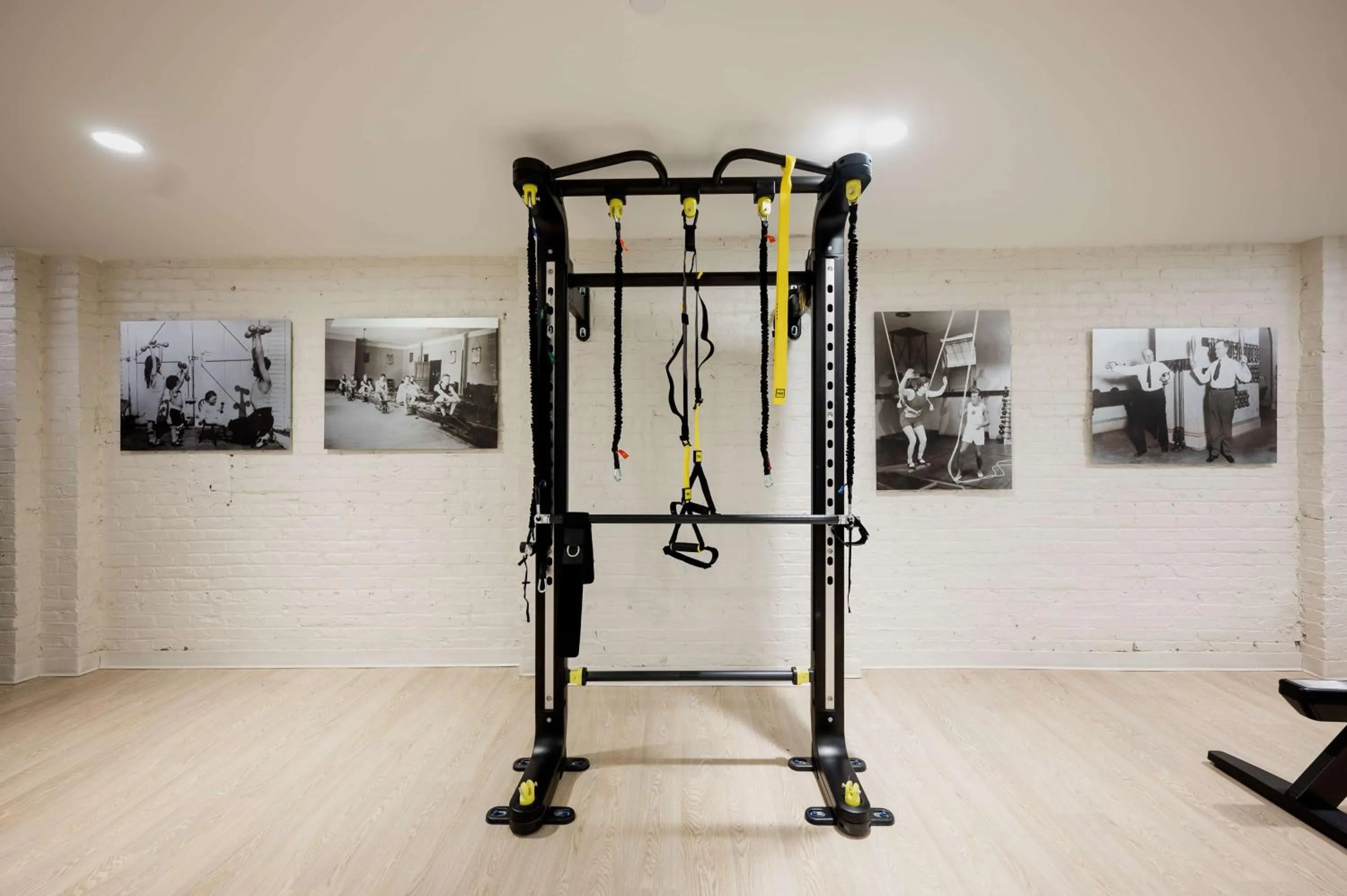 Fitness centre/facilities in Hotel Fort Des Moines, Curio Collection By Hilton