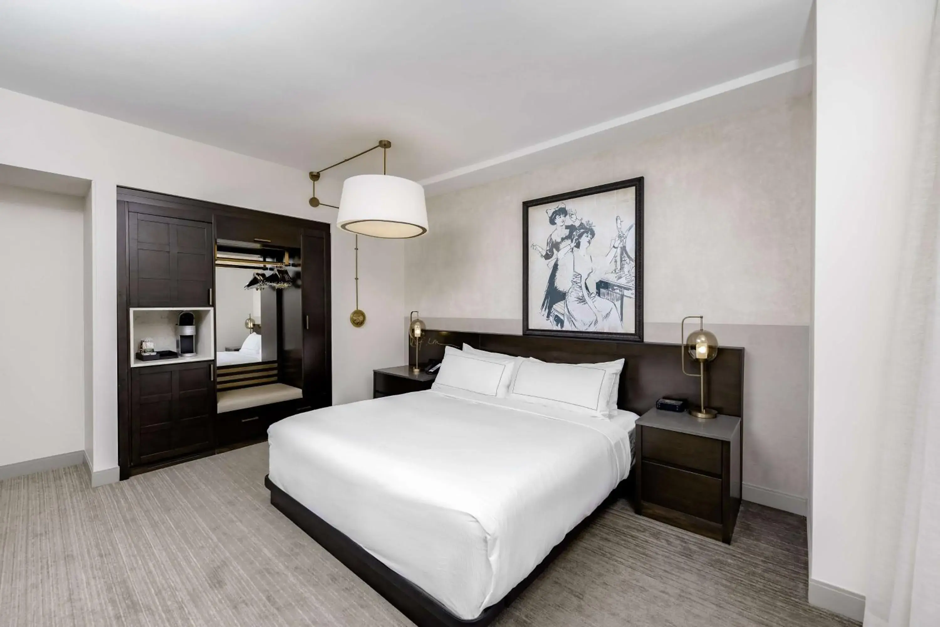 King Room with Mobility Accessible Tub in Hotel Fort Des Moines, Curio Collection By Hilton King Room with Mobility Accessible Tub in Hotel Fort Des Moines, Curio Collection By Hilton