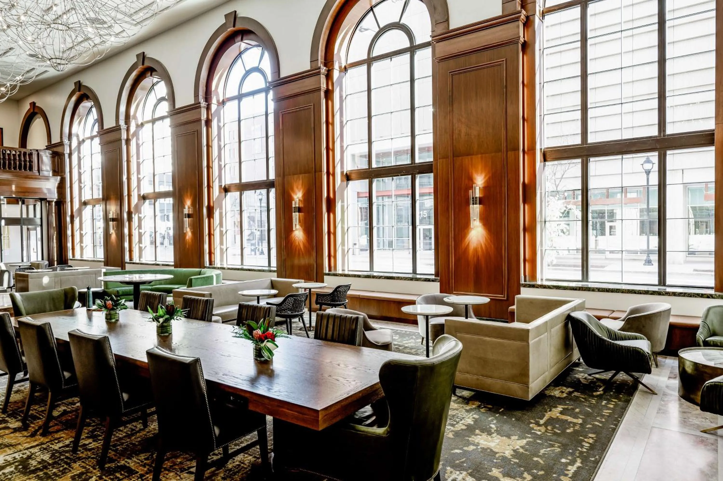 Lobby or reception in Hotel Fort Des Moines, Curio Collection By Hilton