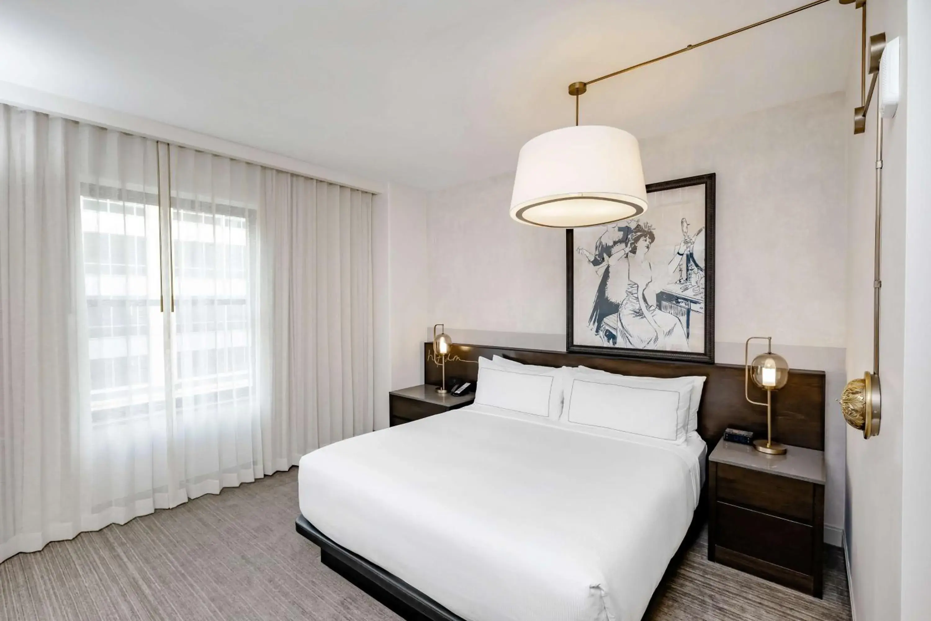King Room in Hotel Fort Des Moines, Curio Collection By Hilton King Room in Hotel Fort Des Moines, Curio Collection By Hilton