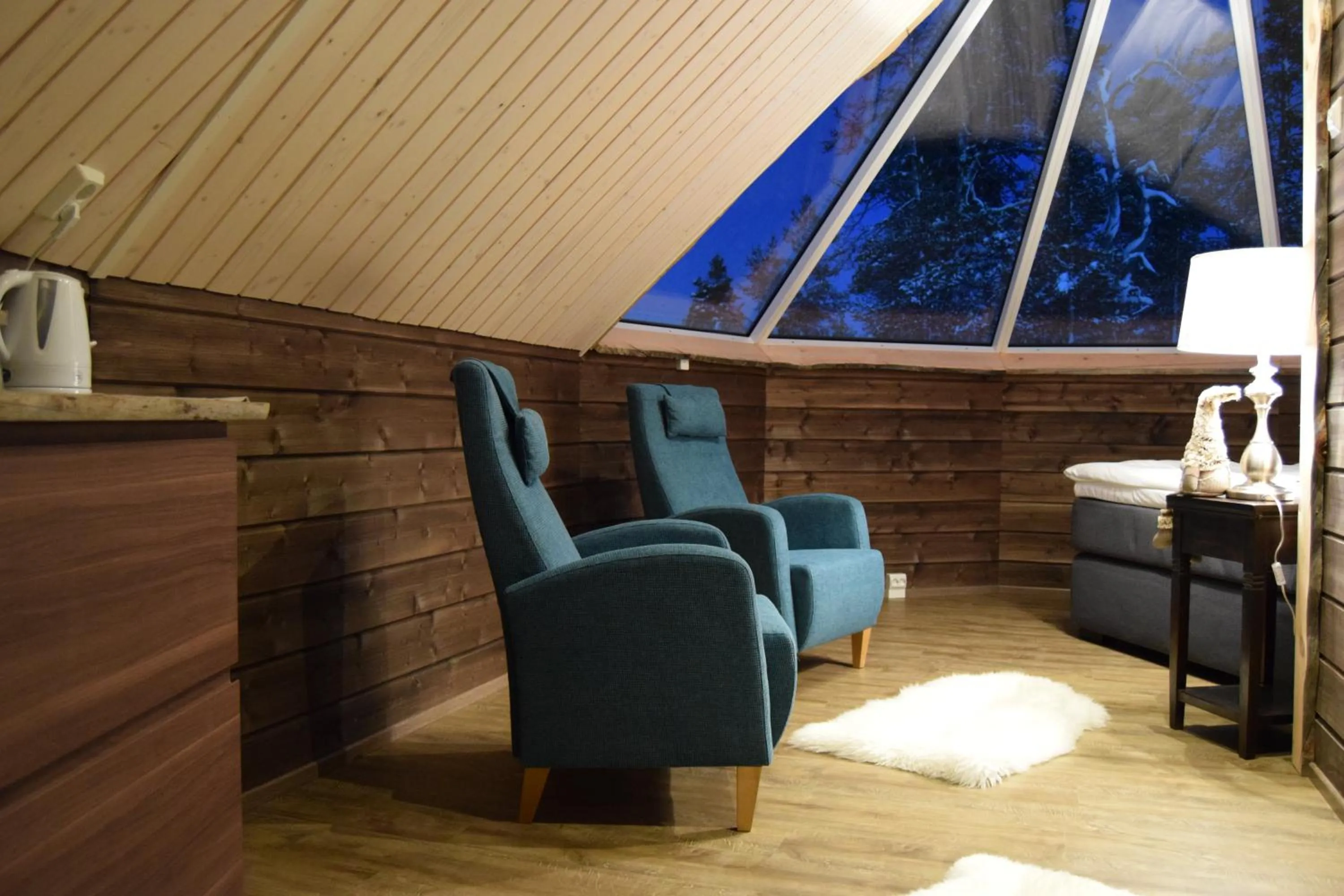 Night in Wilderness Hotel Muotka & Igloos