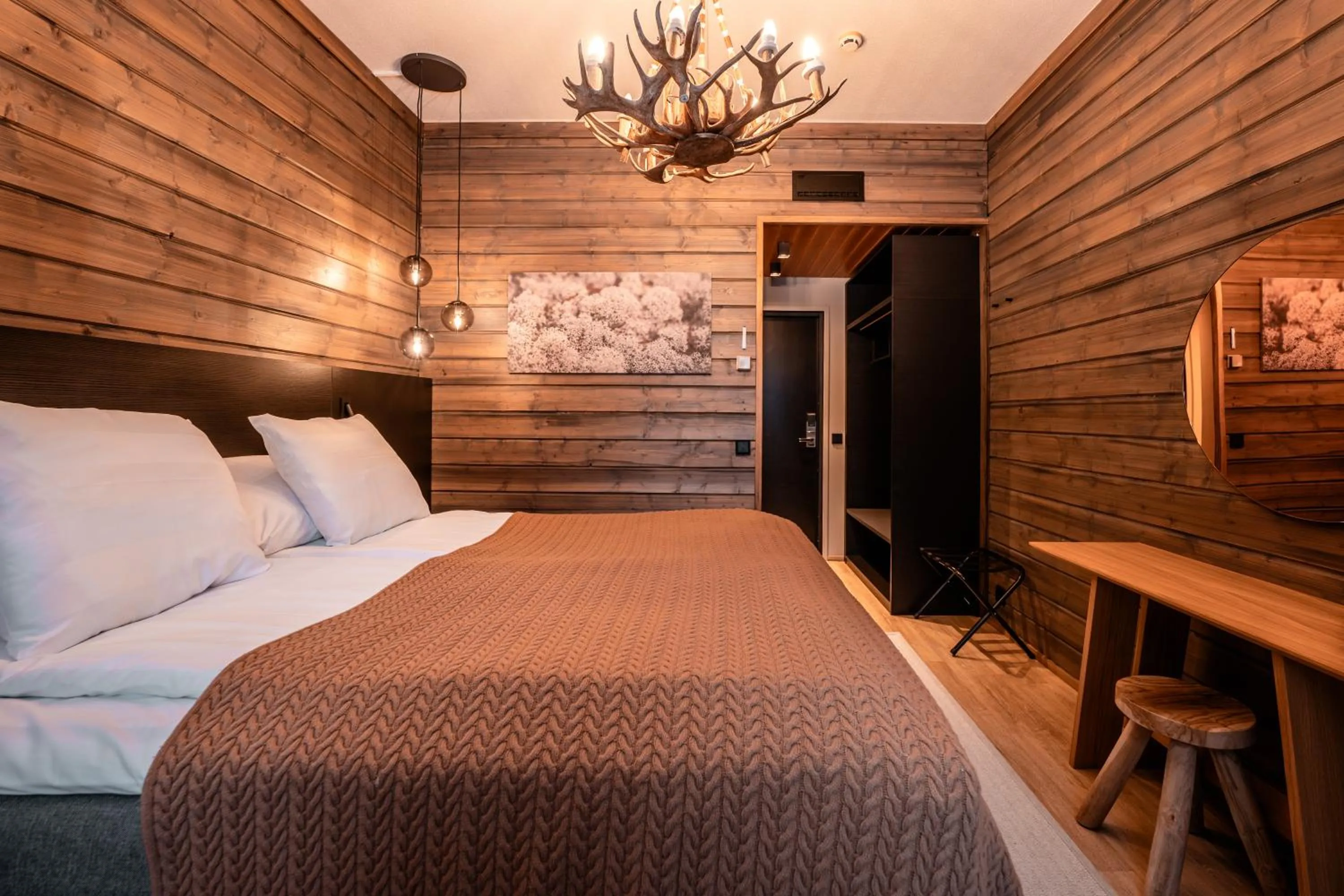 Photo of the whole room, Bed in Wilderness Hotel Muotka & Igloos