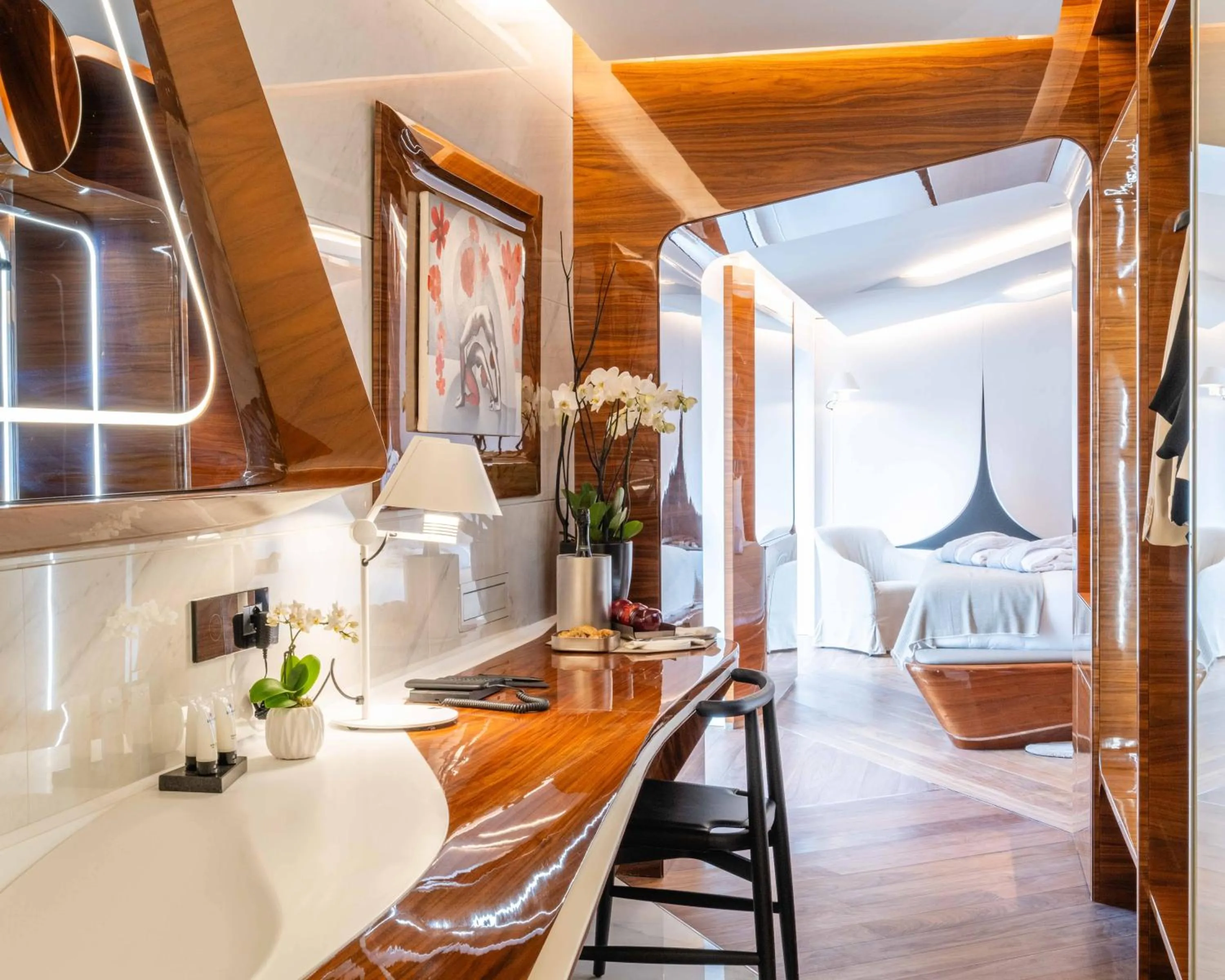 Photo of the whole room in ROMEO Roma