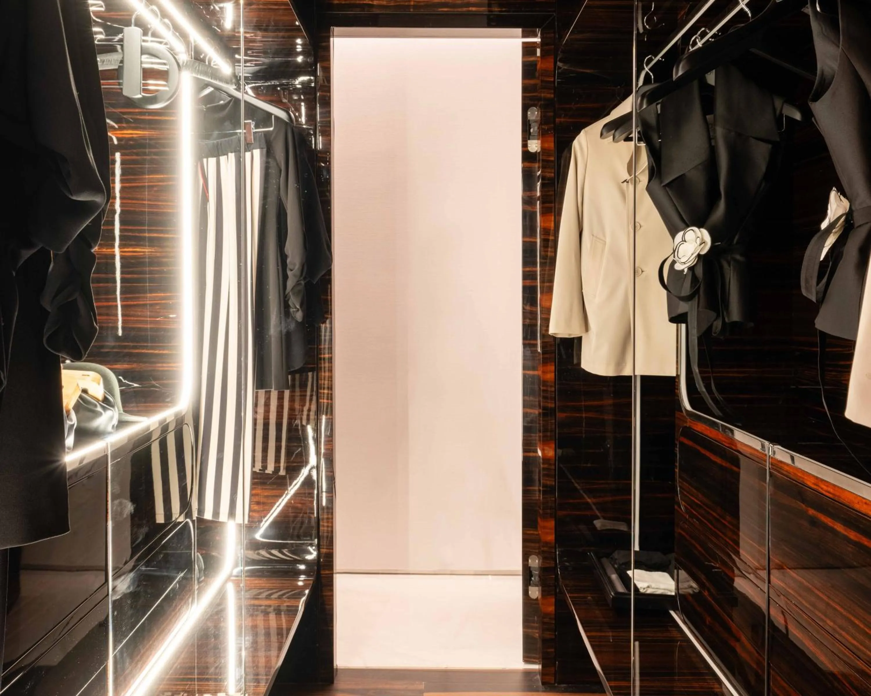 wardrobe in ROMEO Roma