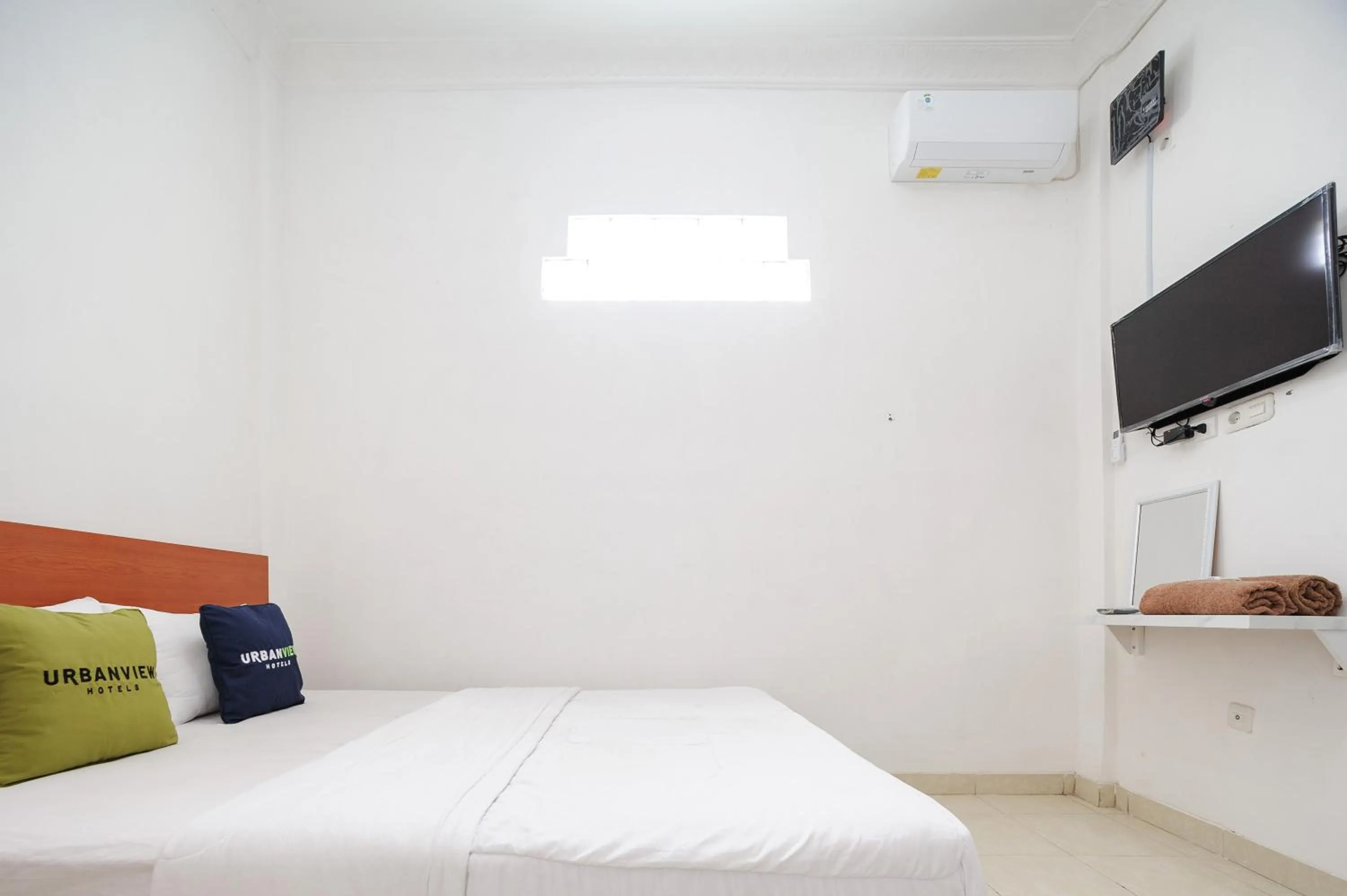 Bedroom, Bed in Urbanview GH Flamboyan 3 Syariah Lampung By RedDoorz