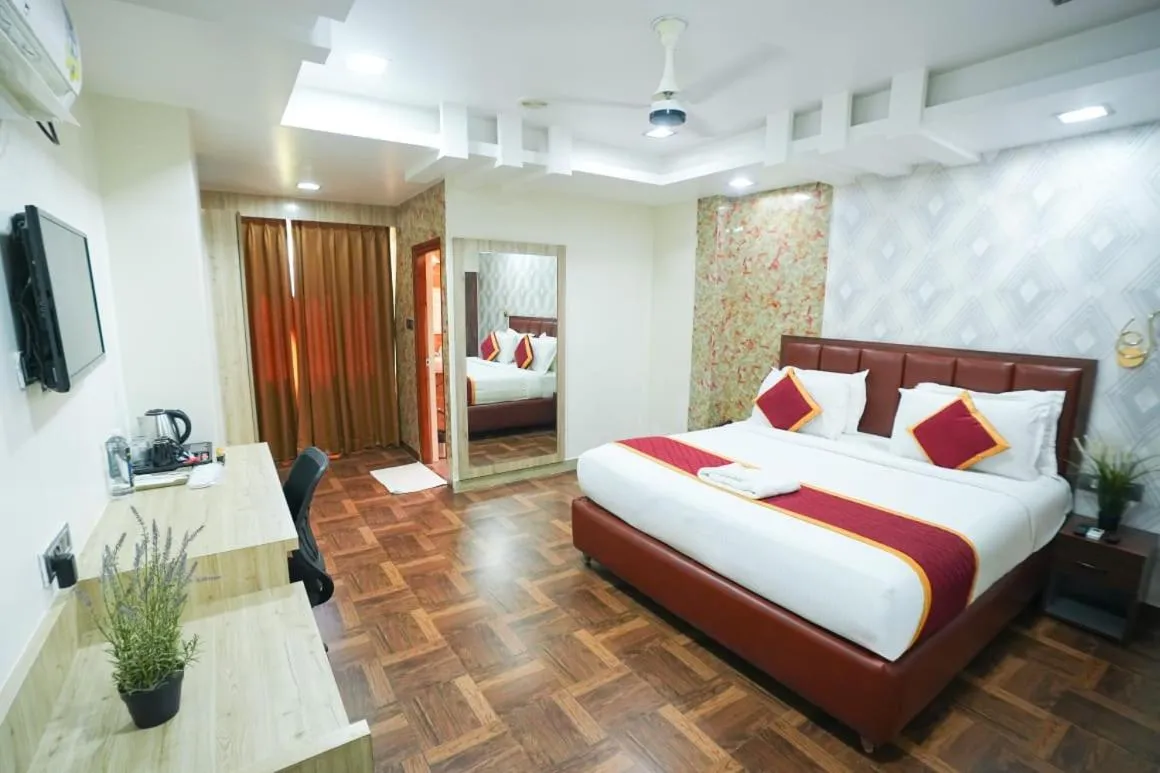 Photo of the whole room, Bed in Sunrise A Boutique Hotel, Kondapur - Gachibowli
