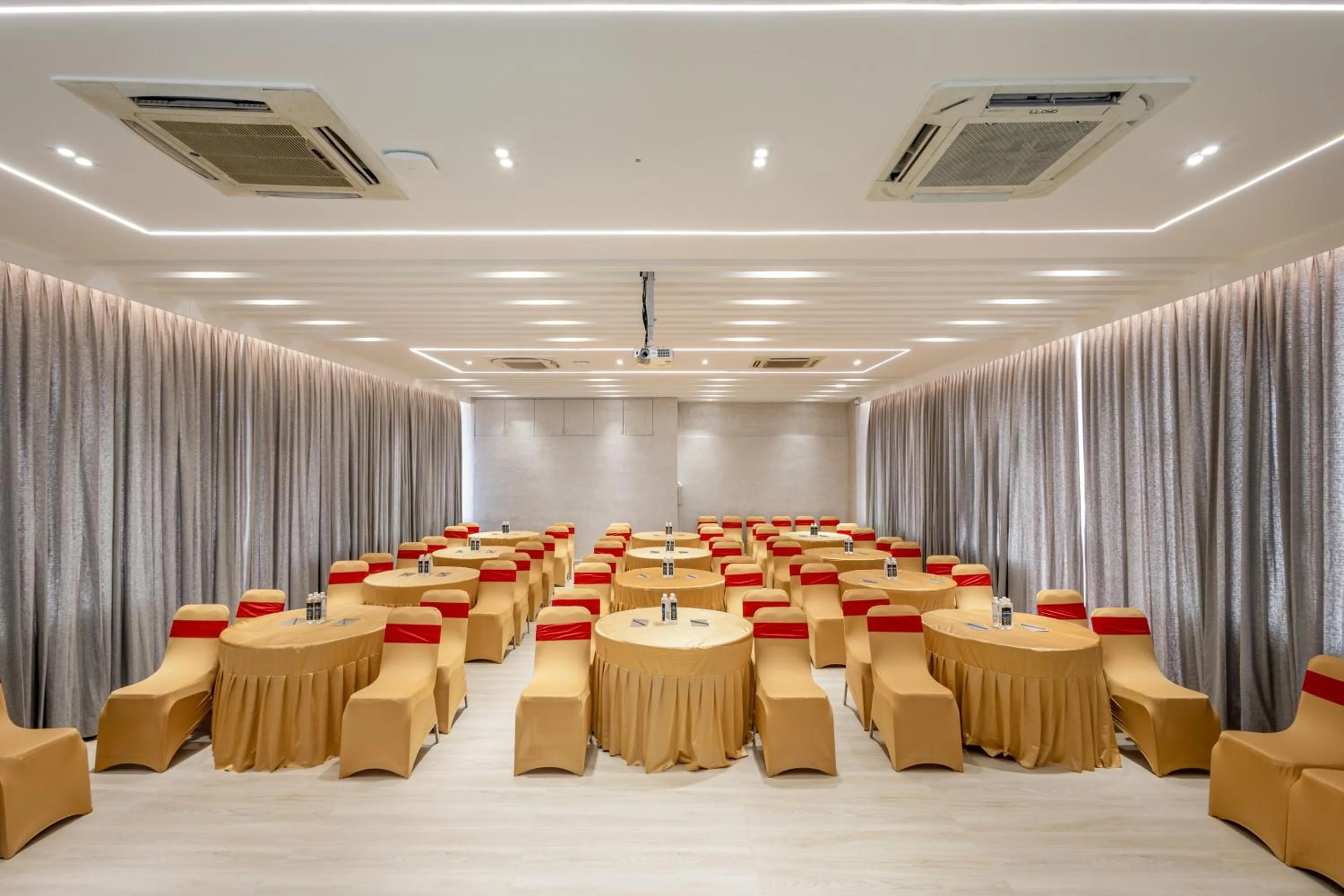 Meeting/conference room in Sunrise A Boutique Hotel, Kondapur - Gachibowli