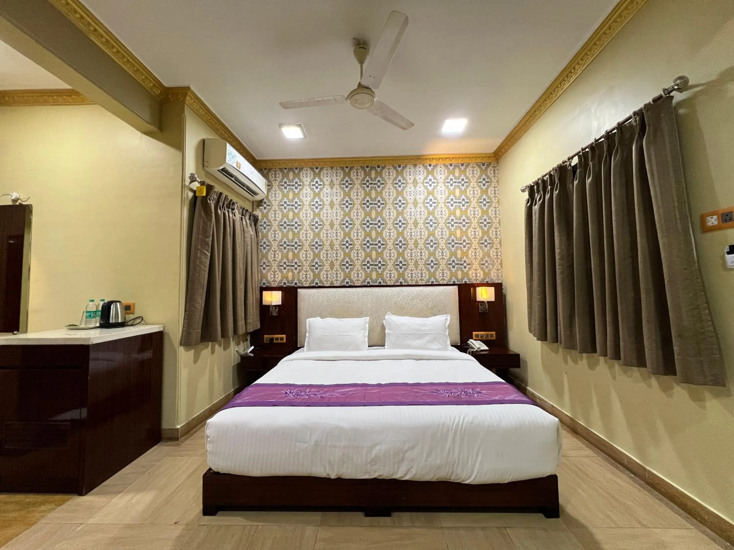 Bed in Aayush Resort