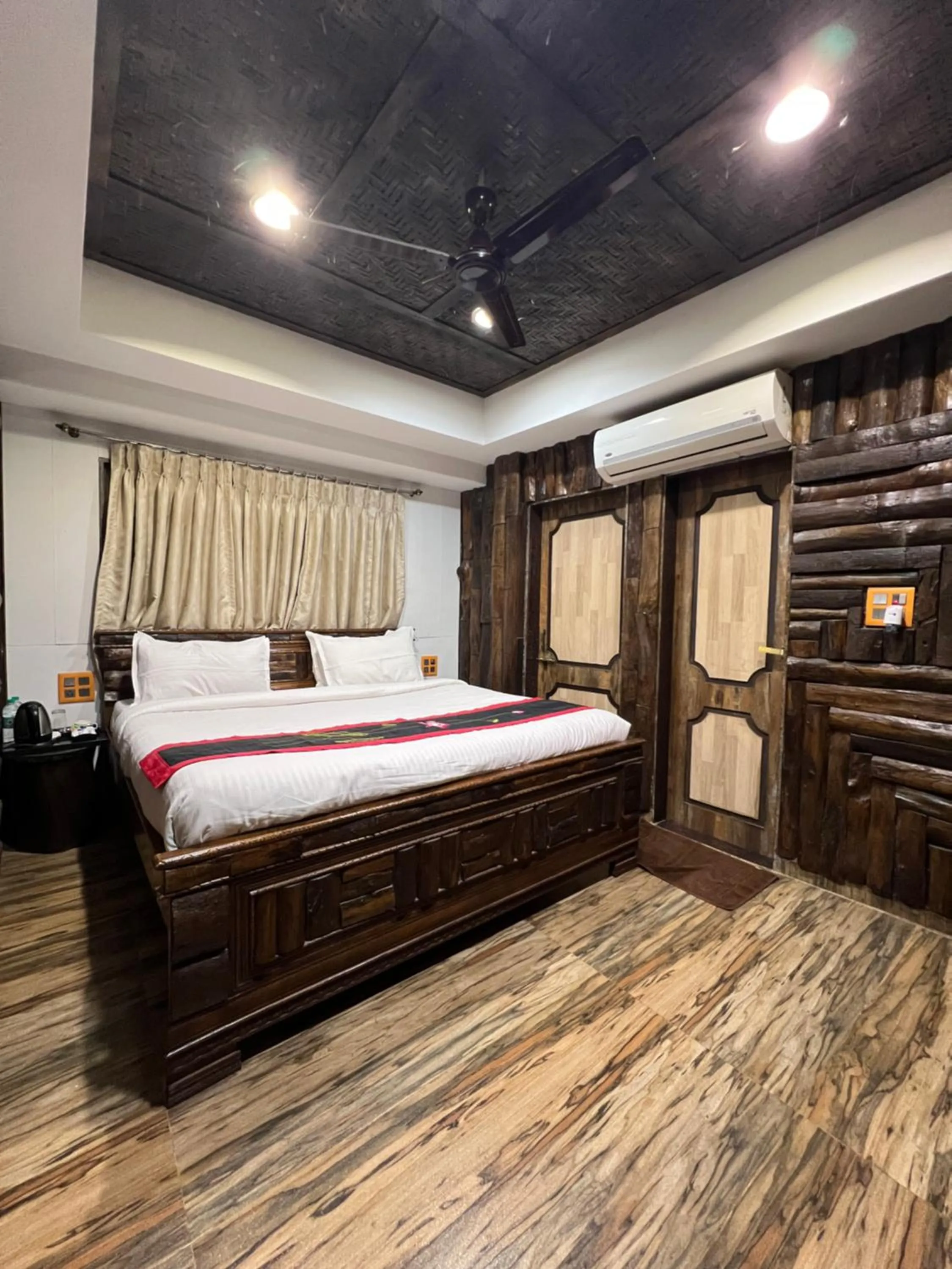 Bed in Aayush Resort