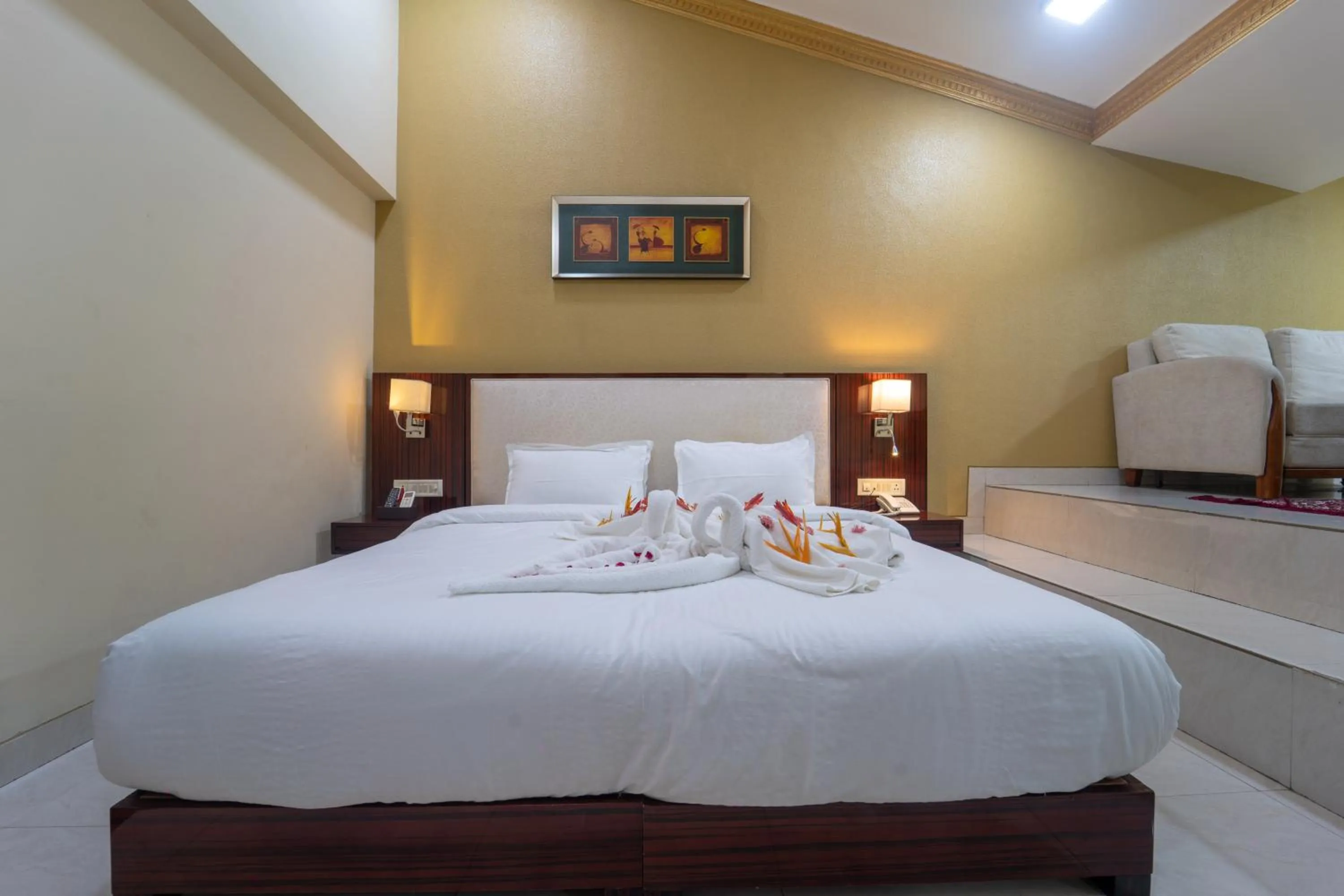 Bed in Aayush Resort