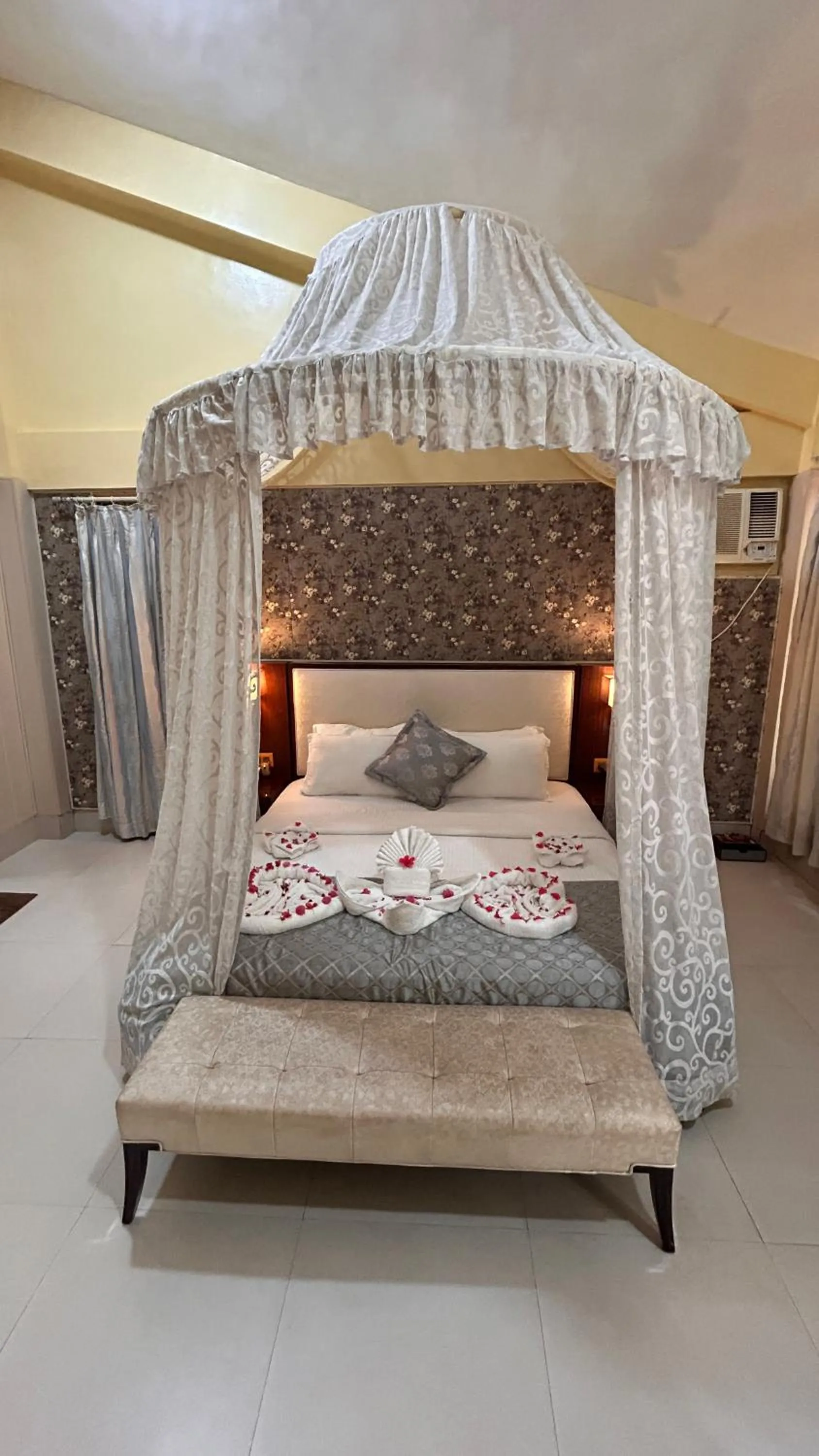 Bedroom, Bed in Aayush Resort