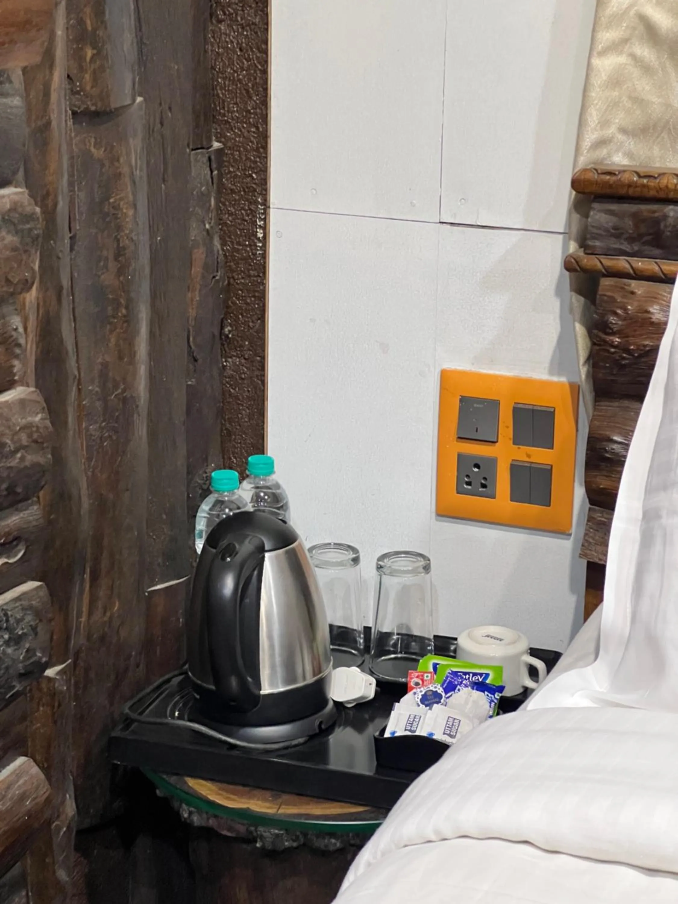 Coffee/tea facilities, Bed in Aayush Resort