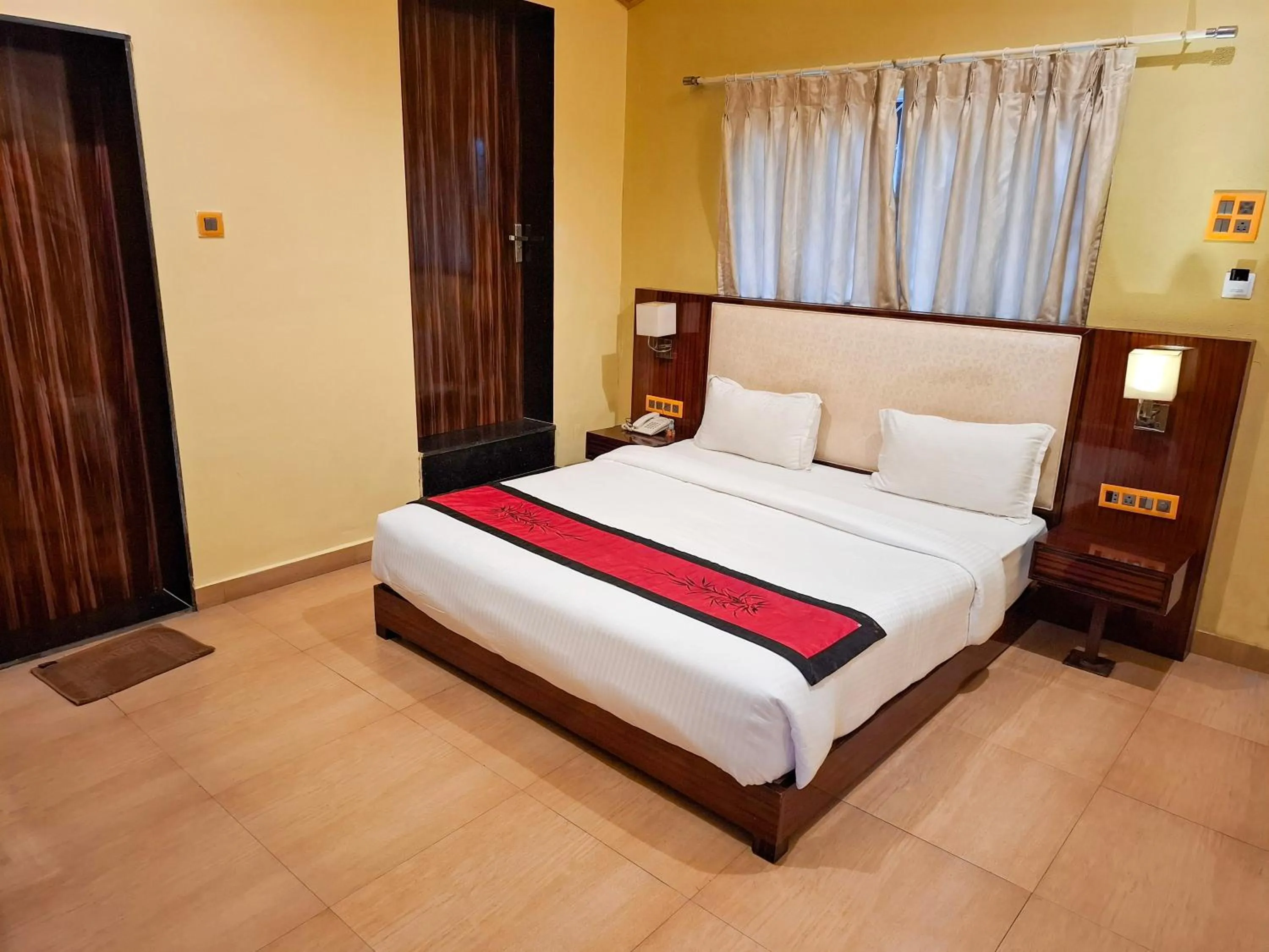 Bed in Aayush Resort Karjat