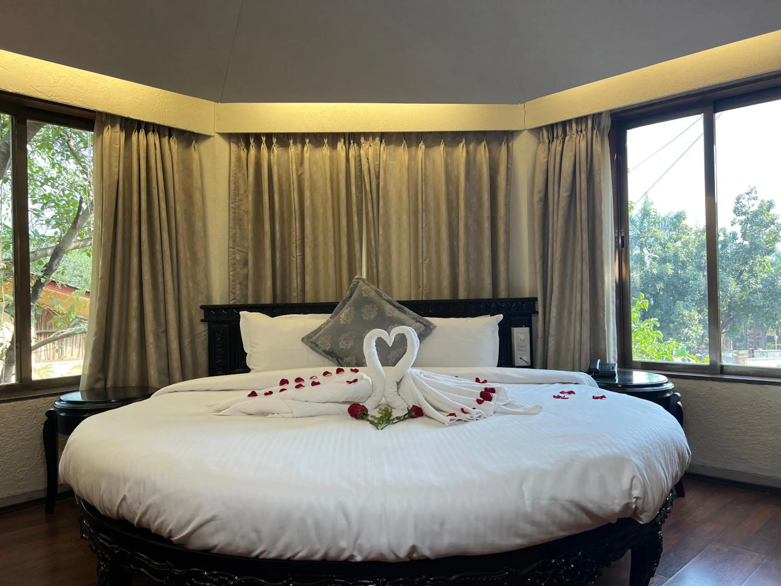 Bed in Aayush Resort