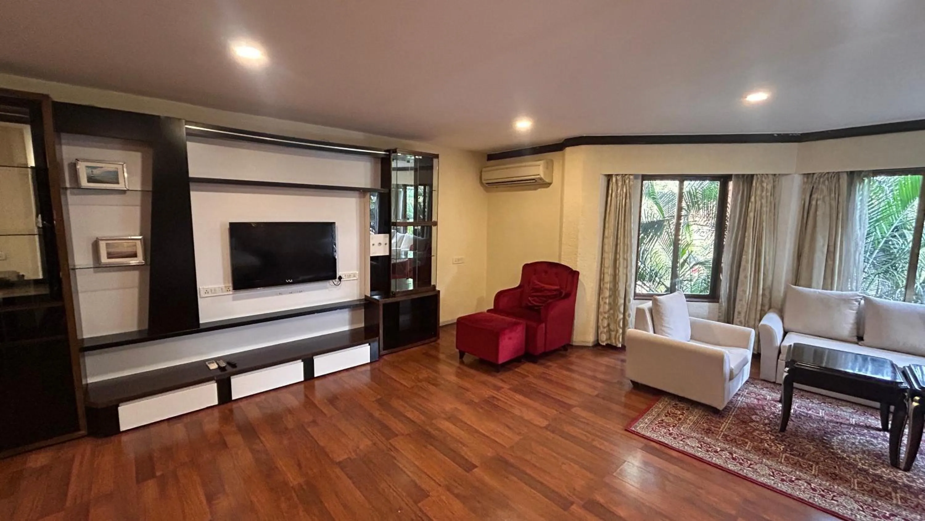 TV and multimedia in Aayush Resort