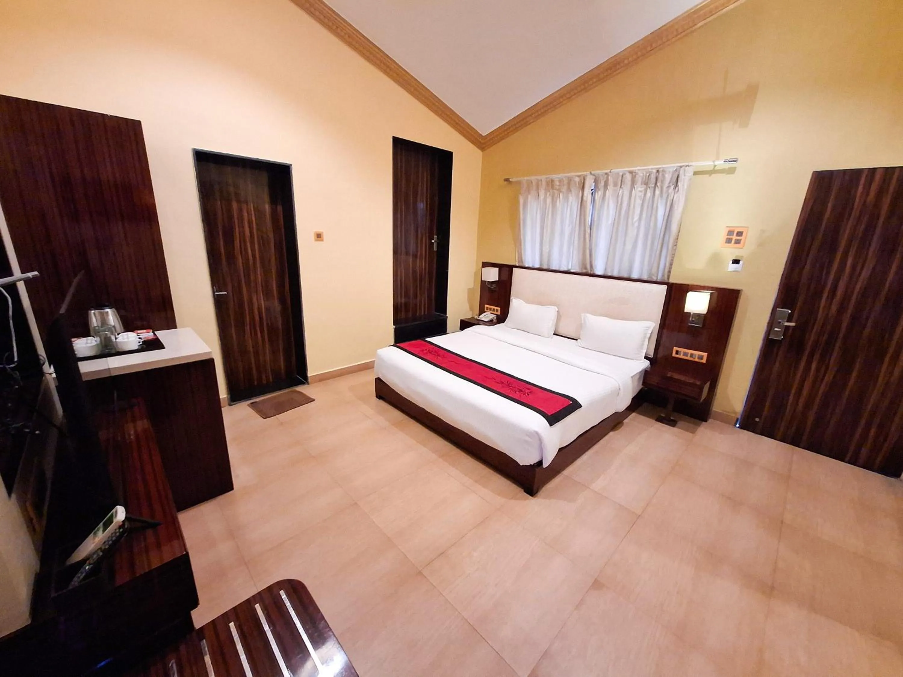 Bed in Aayush Resort Karjat