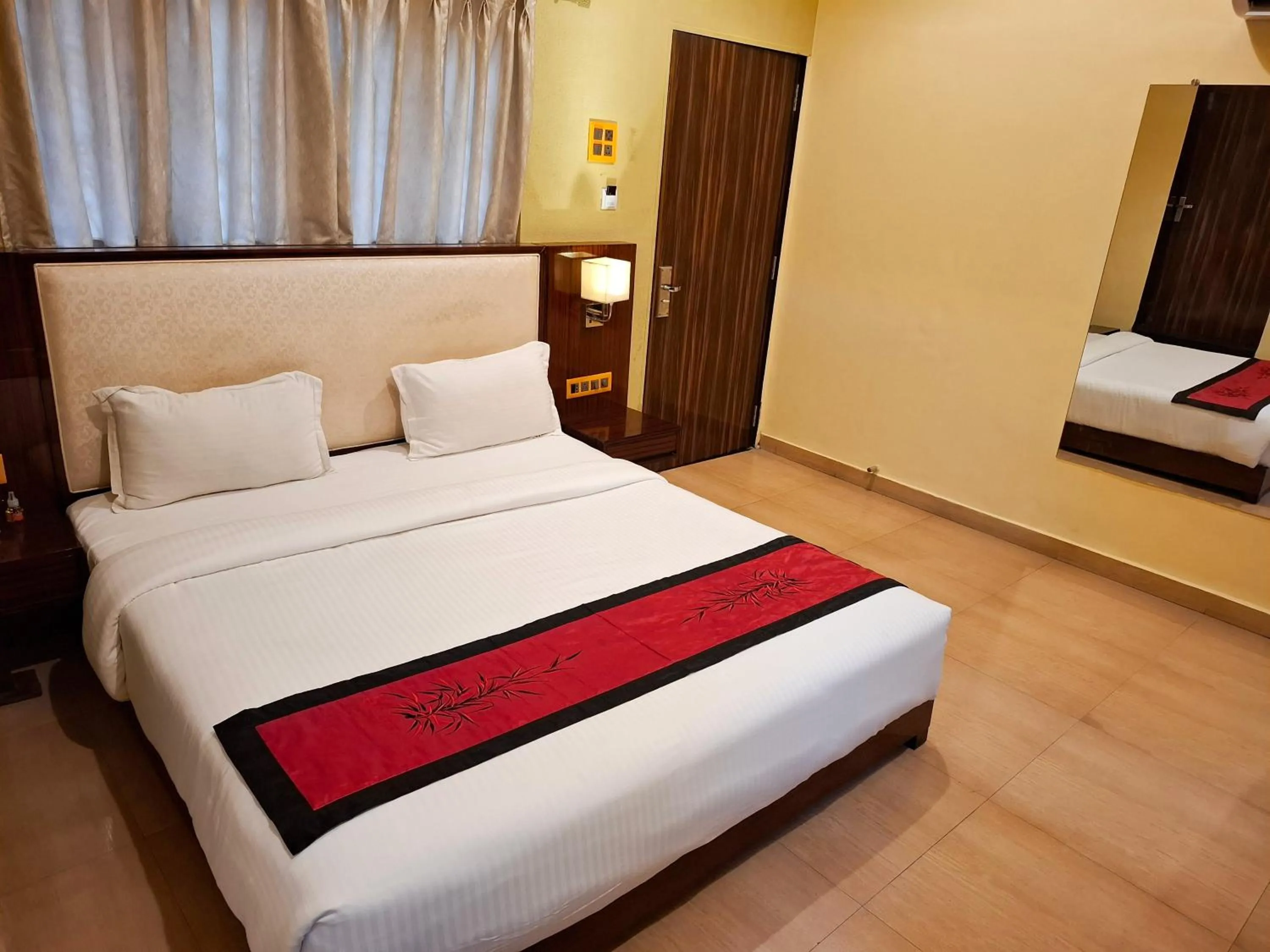 Bed in Aayush Resort Karjat
