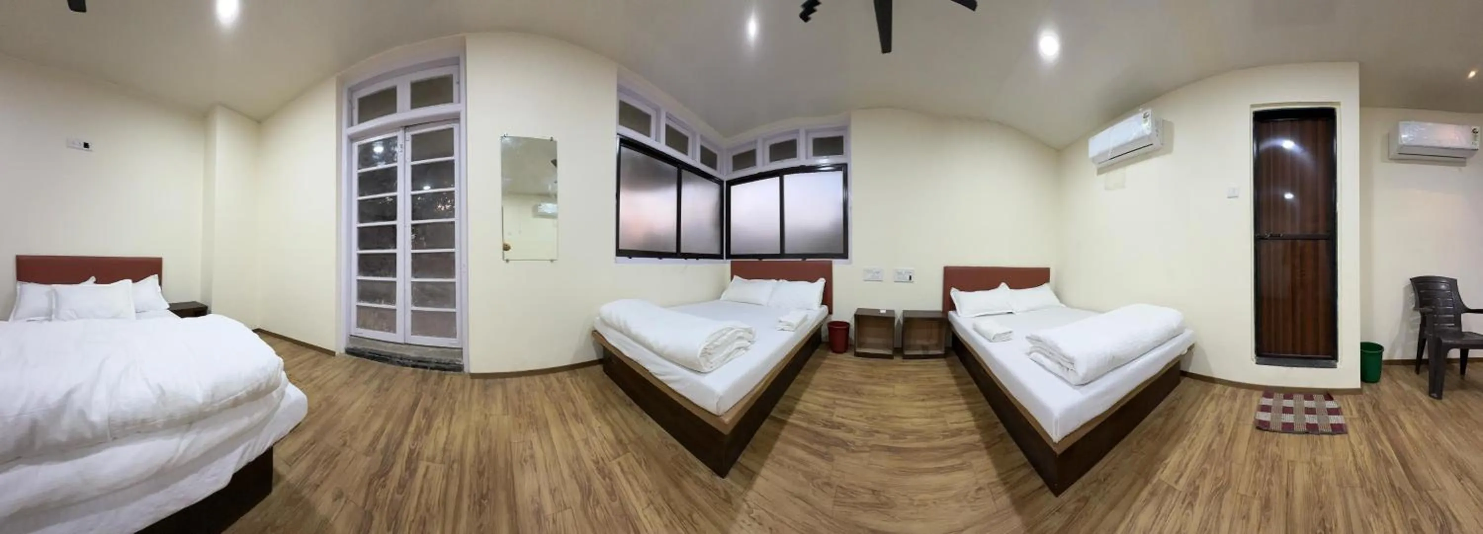 Bed in Hotel Marine Line Near Churchgate