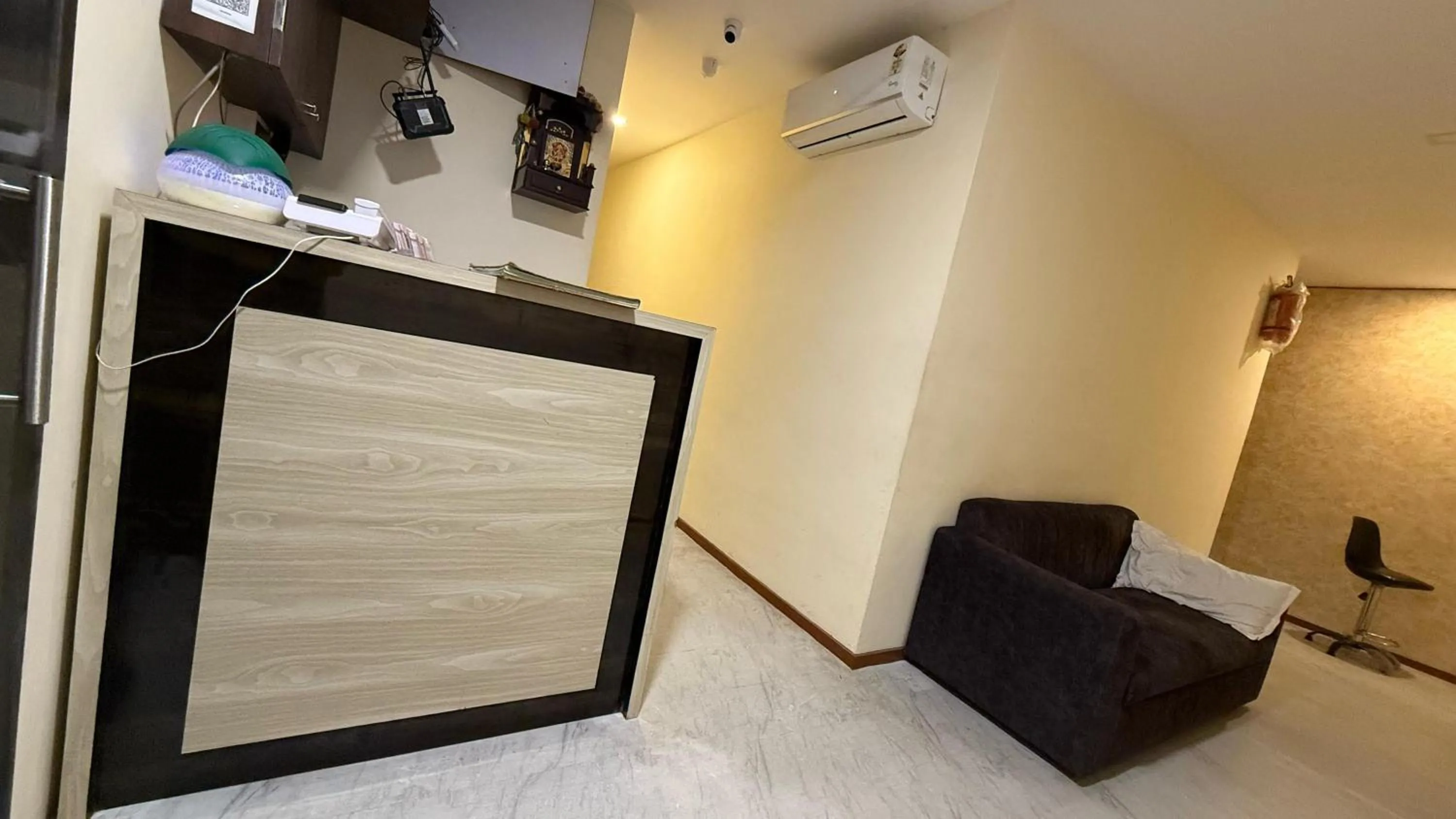 Hotel Marine Line Near Churchgate