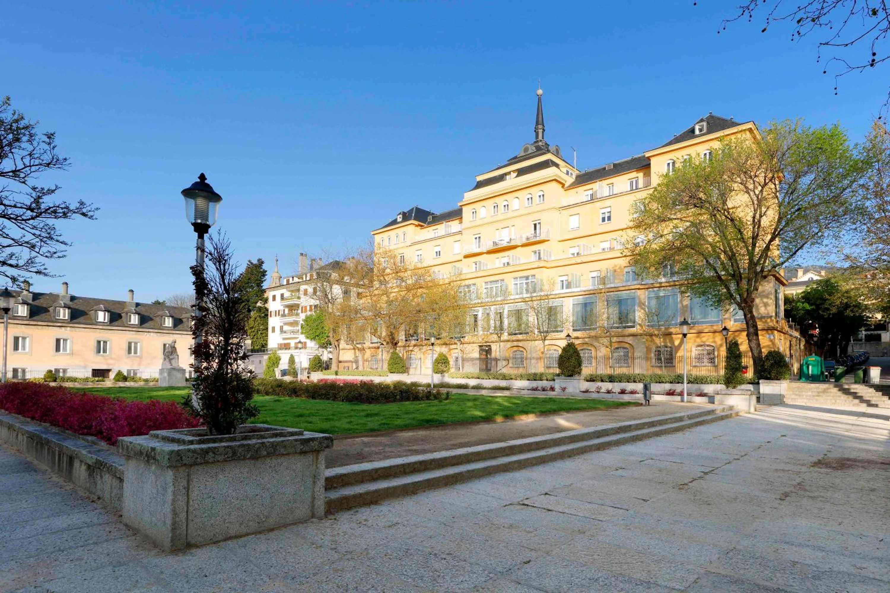 Property building in Exe Victoria Palace