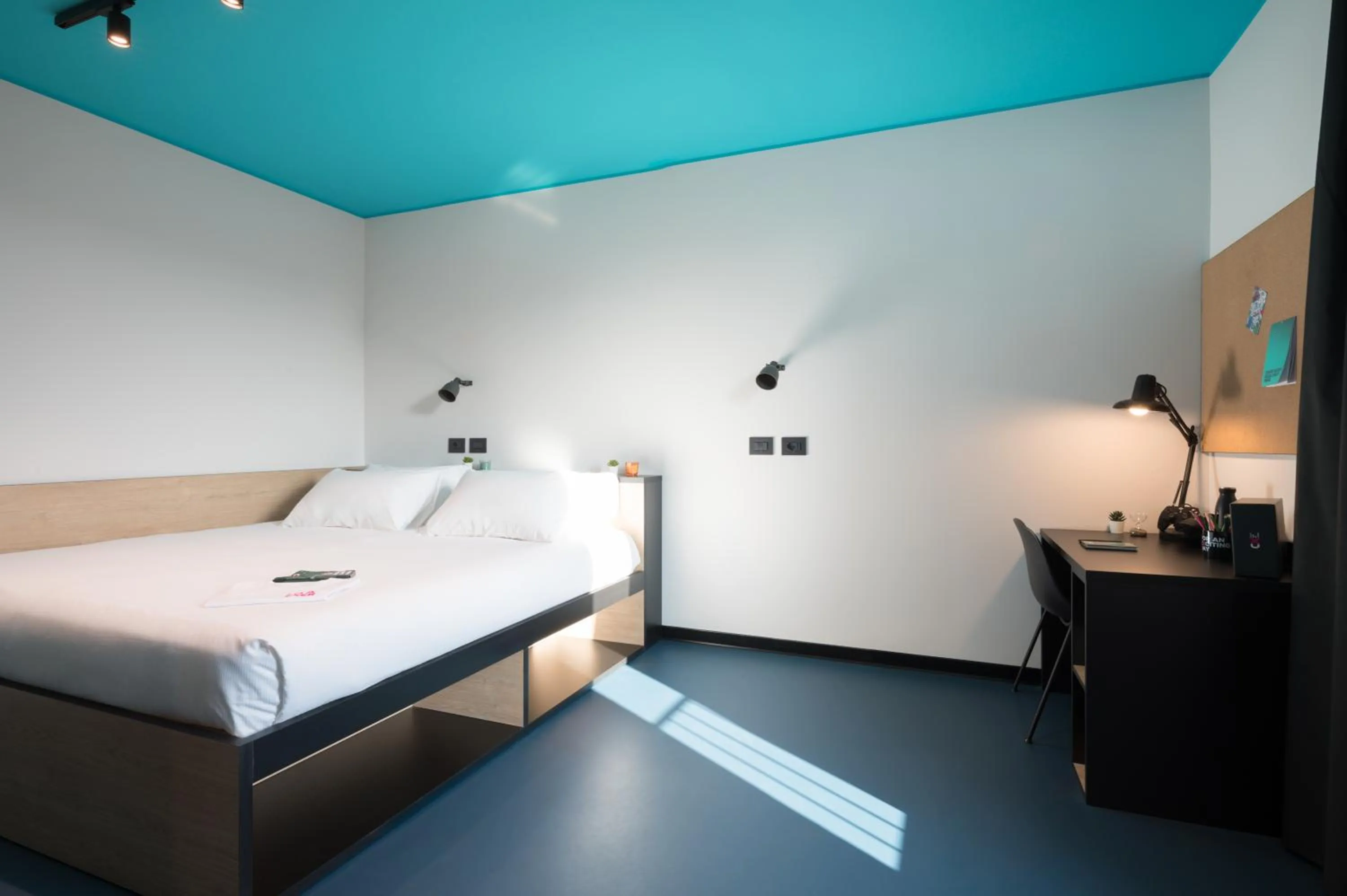 Bedroom, Bed in CX Milan NoM