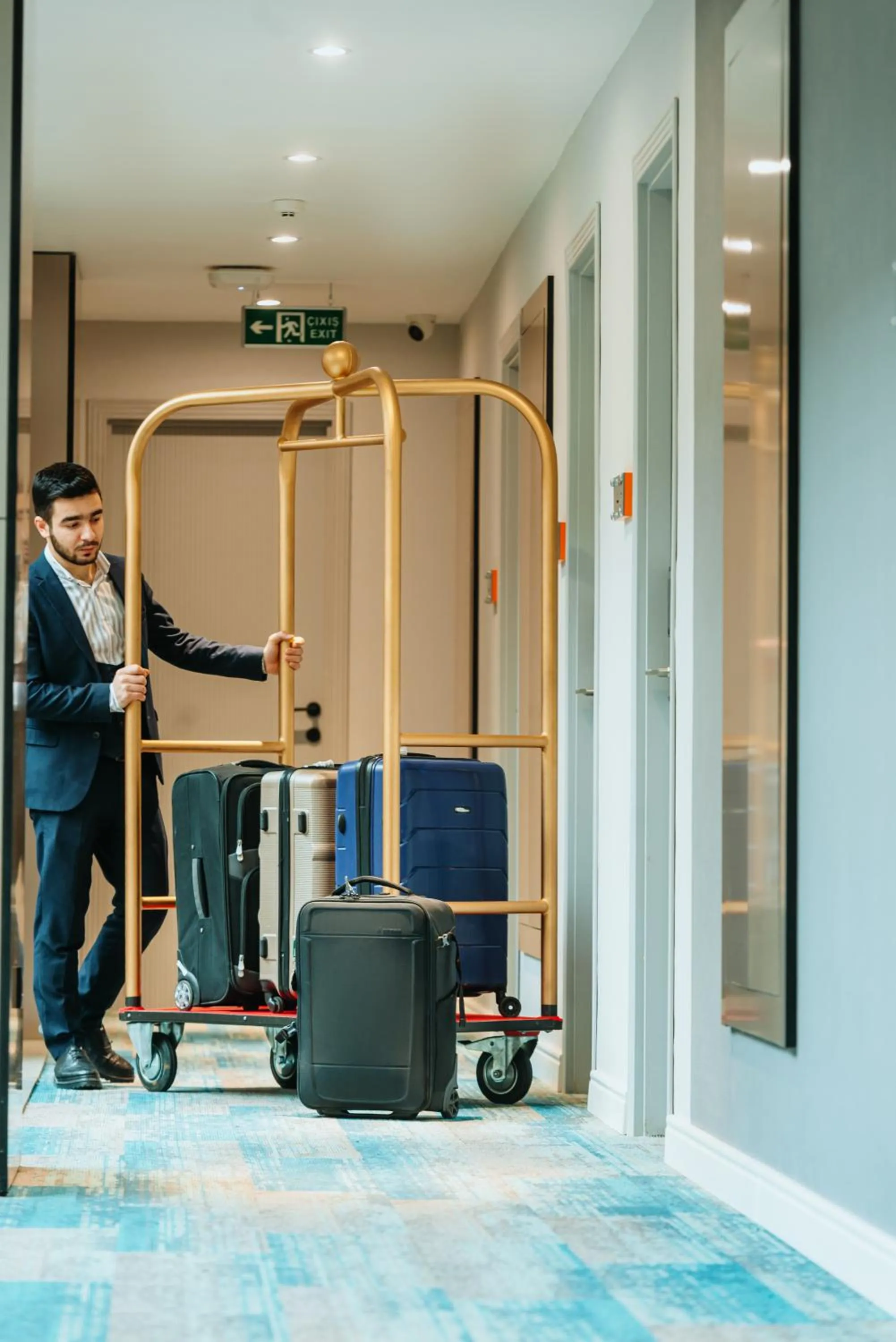 People in CONGRESS Hotel